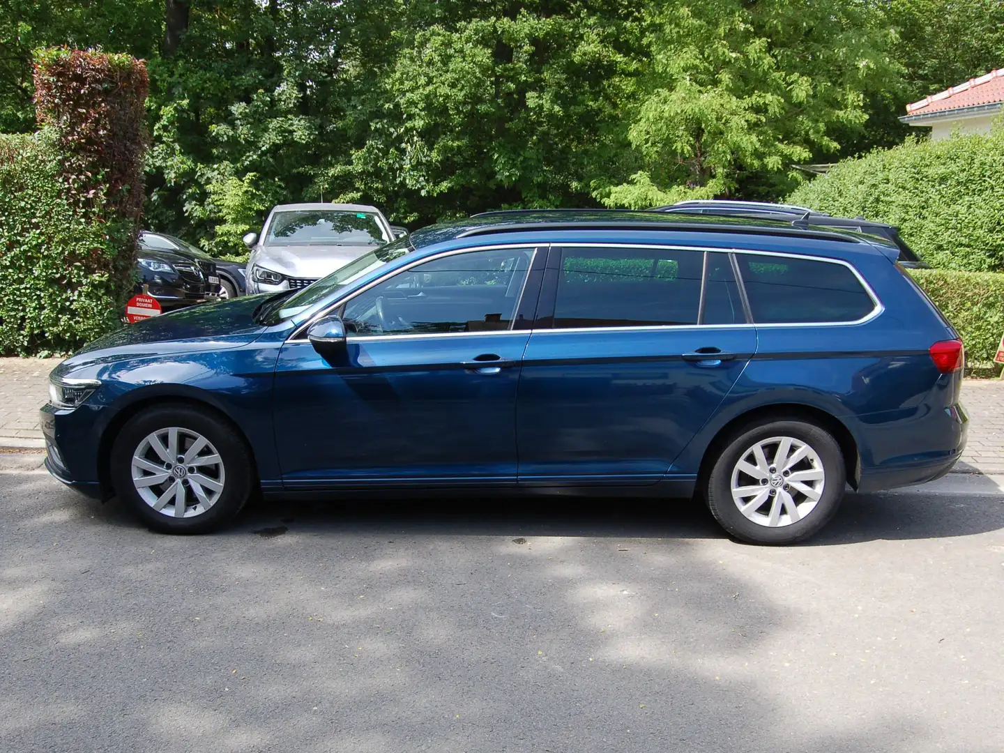 Volkswagen Passat Variant 1.6 TDi SCR Style Business DSG FACE LIFT GPS JA Blauw - 1