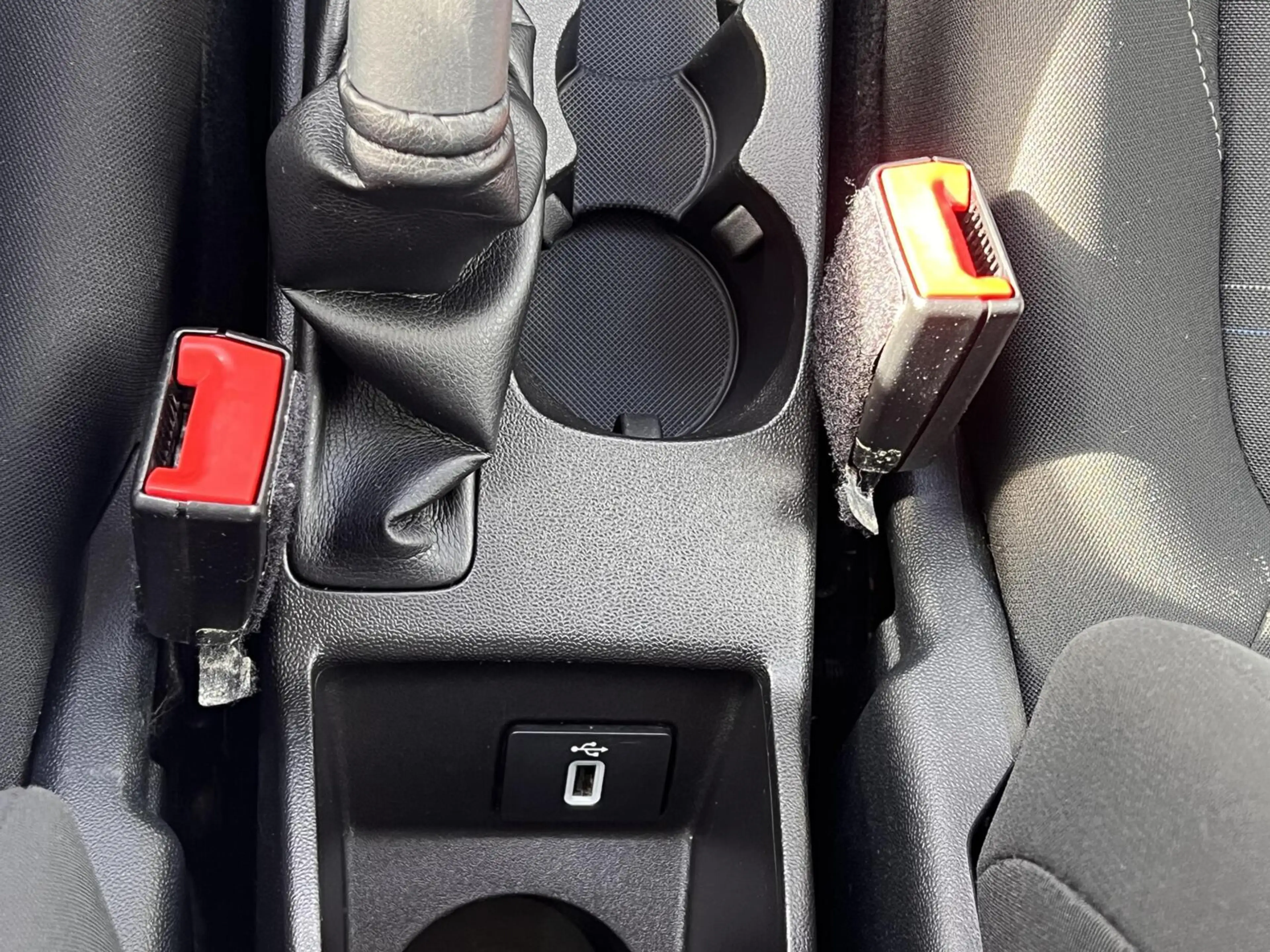 Ford Fiesta 1.1 Trend Airco cruise Navi AllSeason NAP — photo 28