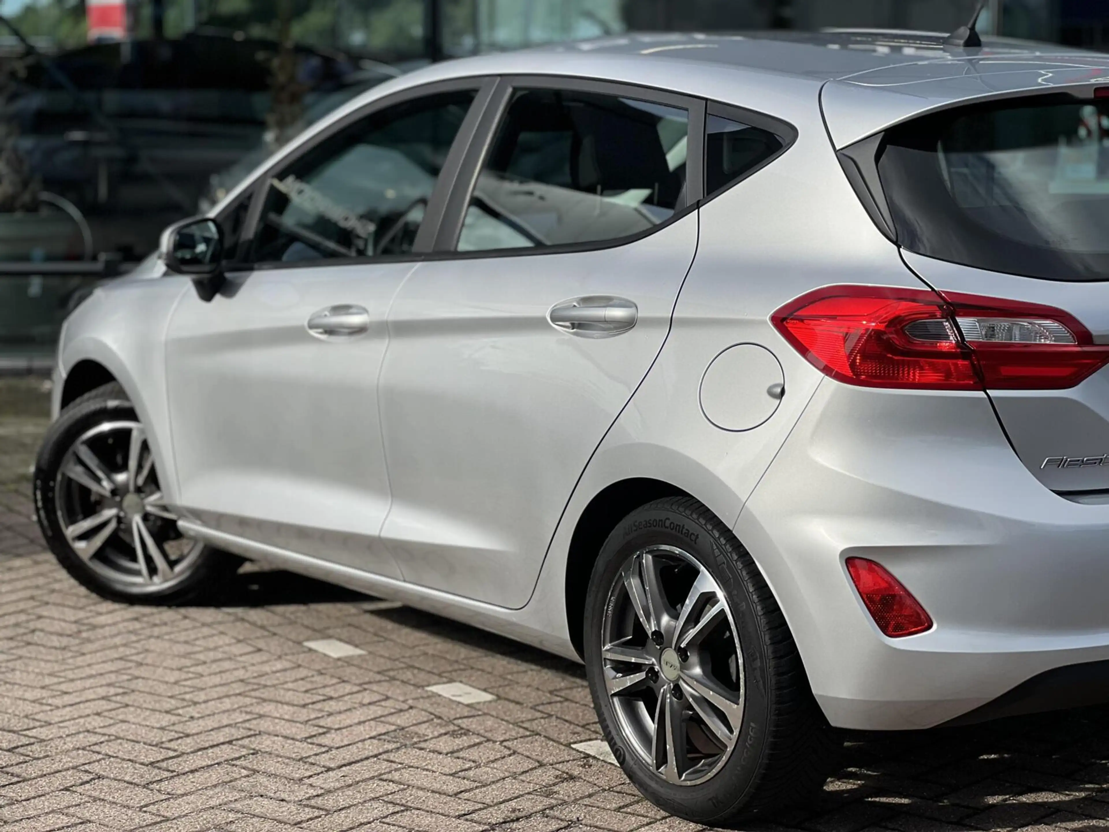 Ford Fiesta 1.1 Trend Airco cruise Navi AllSeason NAP — photo 15