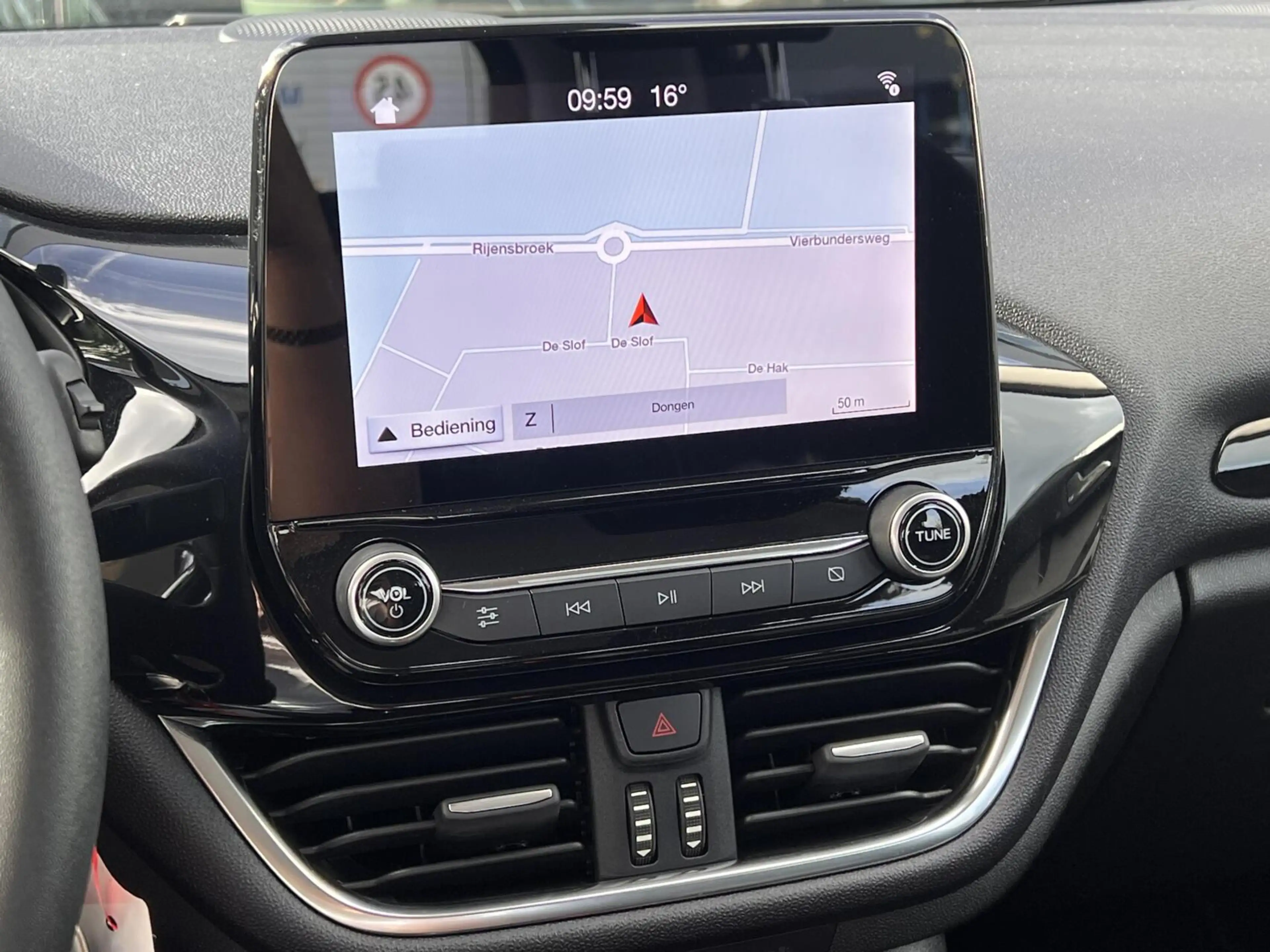 Ford Fiesta 1.1 Trend Airco cruise Navi AllSeason NAP — photo 24