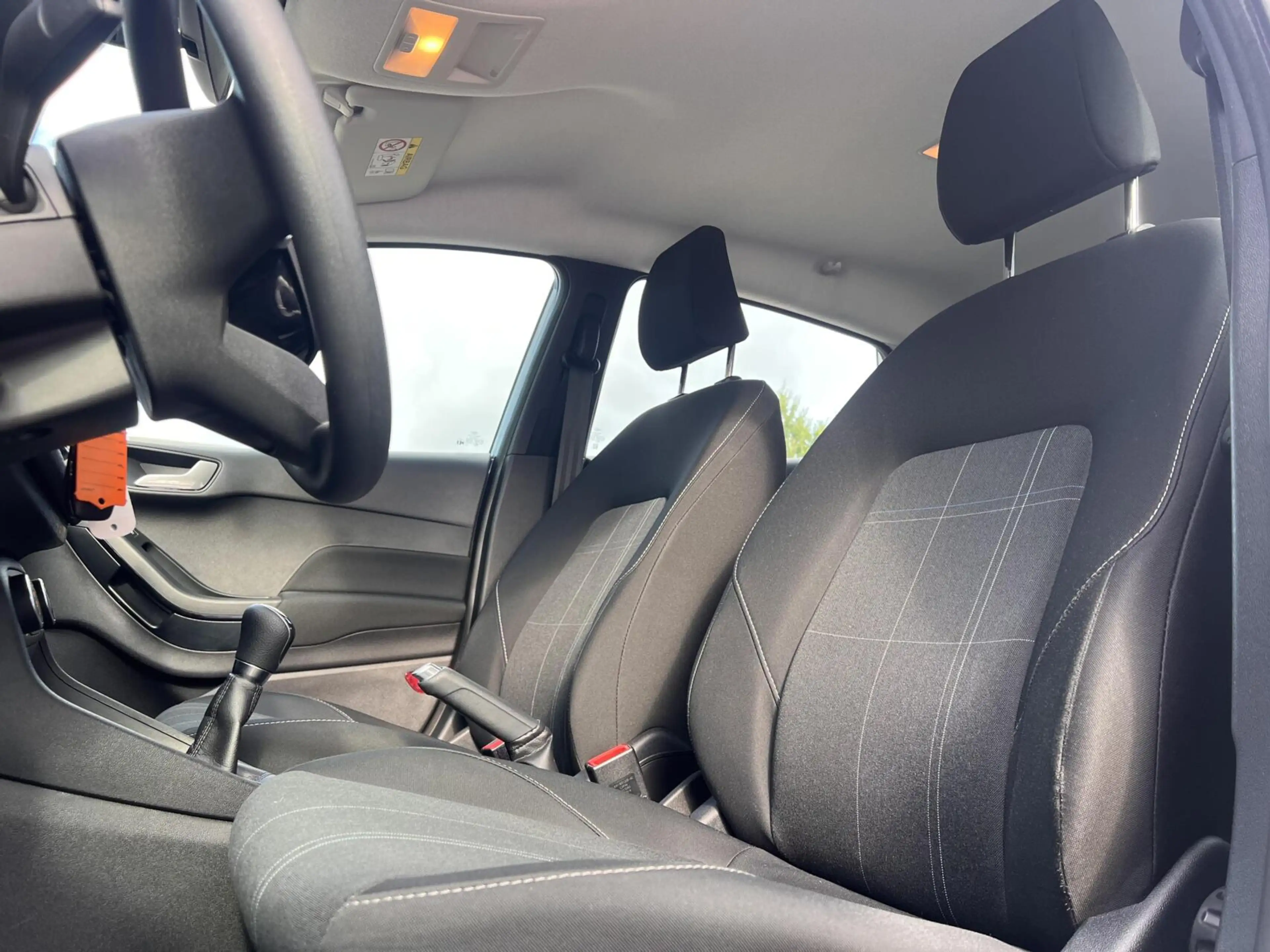 Ford Fiesta 1.1 Trend Airco cruise Navi AllSeason NAP — photo 17