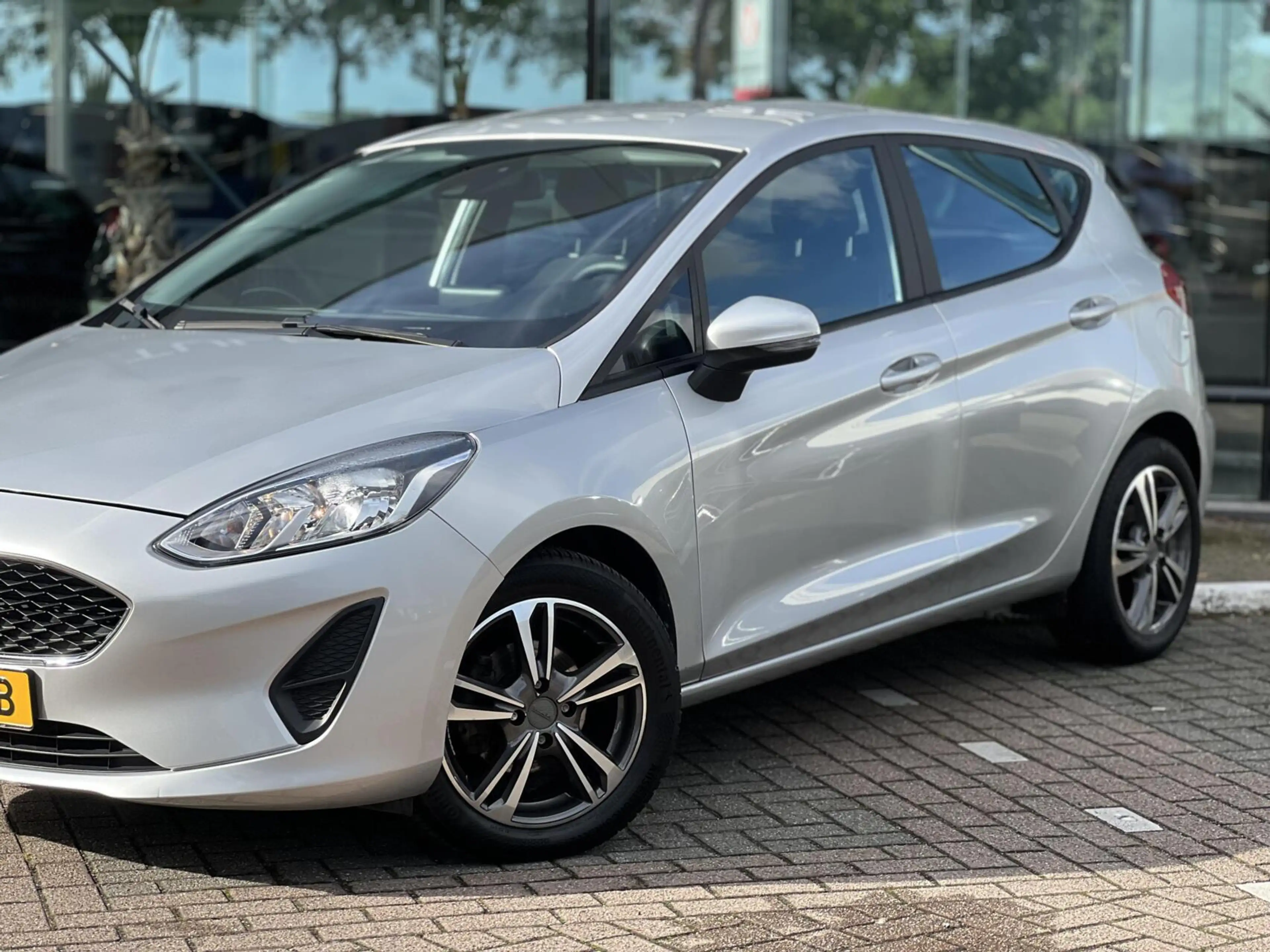 Ford Fiesta 1.1 Trend Airco cruise Navi AllSeason NAP — photo 3