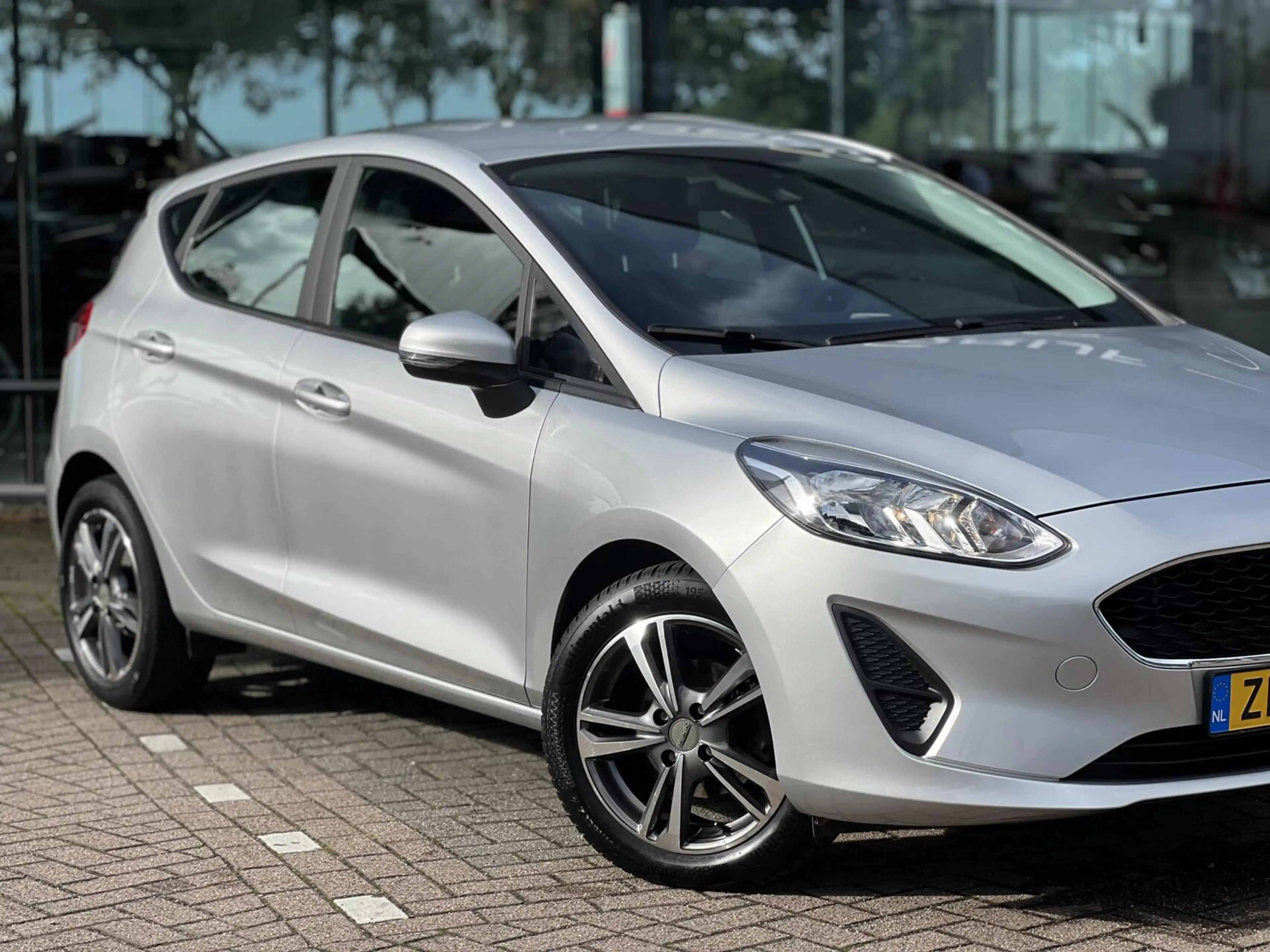 Ford Fiesta 1.1 Trend Airco cruise Navi AllSeason NAP — photo 7