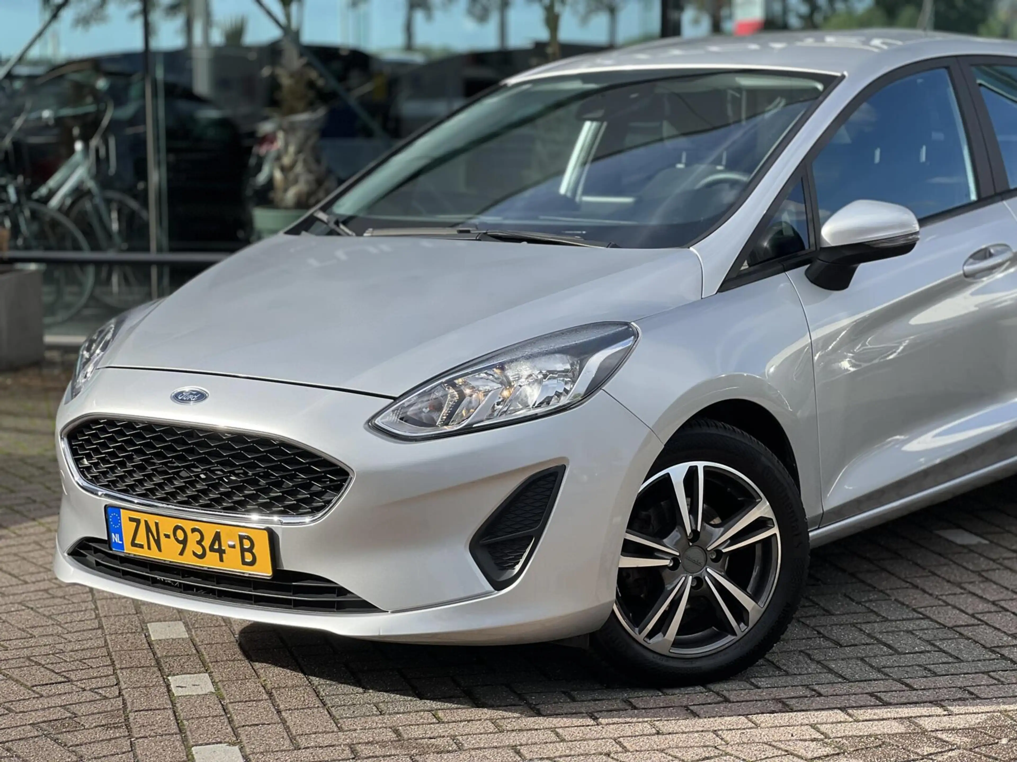 Ford Fiesta 1.1 Trend Airco cruise Navi AllSeason NAP — photo 2