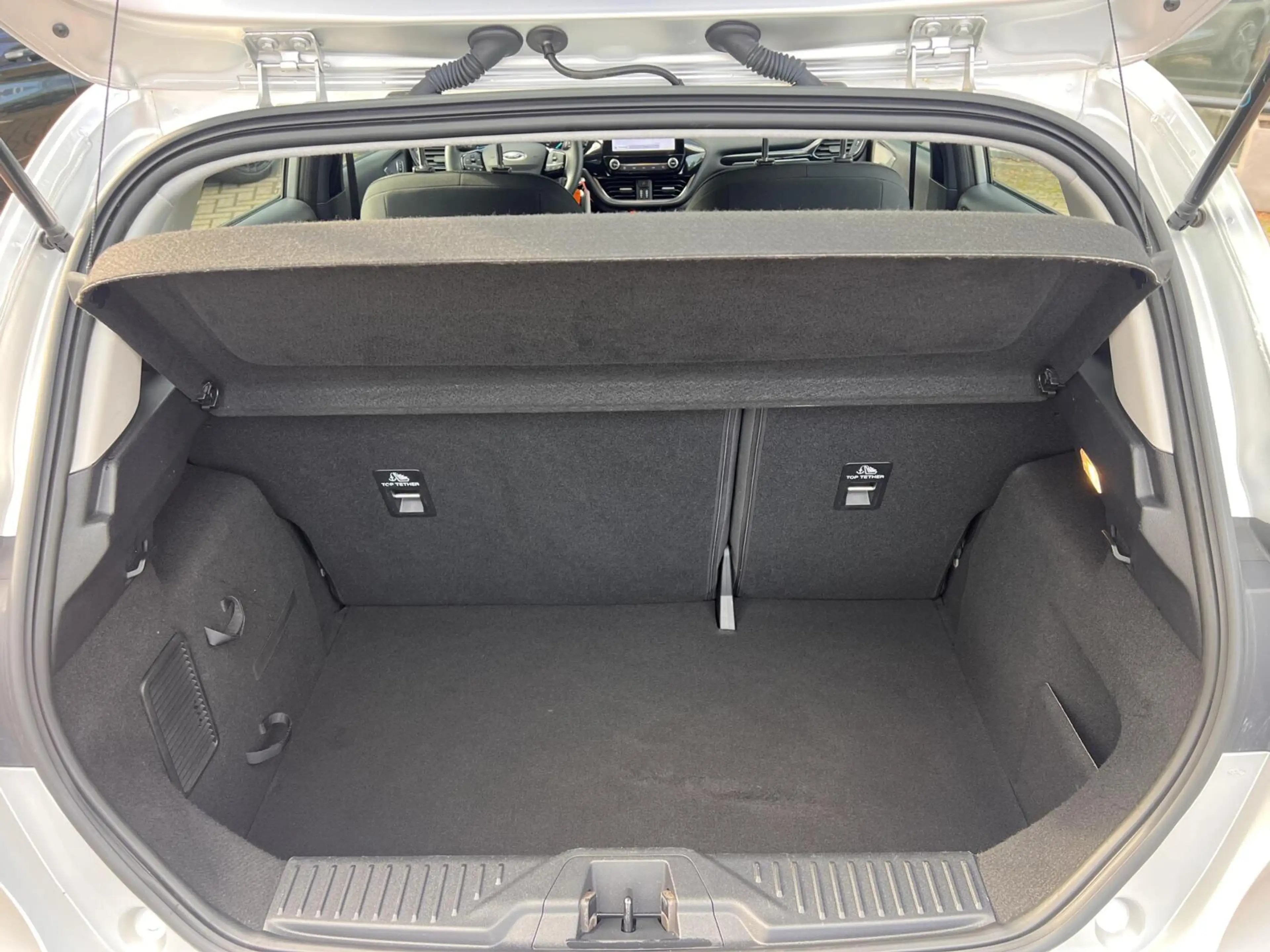 Ford Fiesta 1.1 Trend Airco cruise Navi AllSeason NAP — photo 32