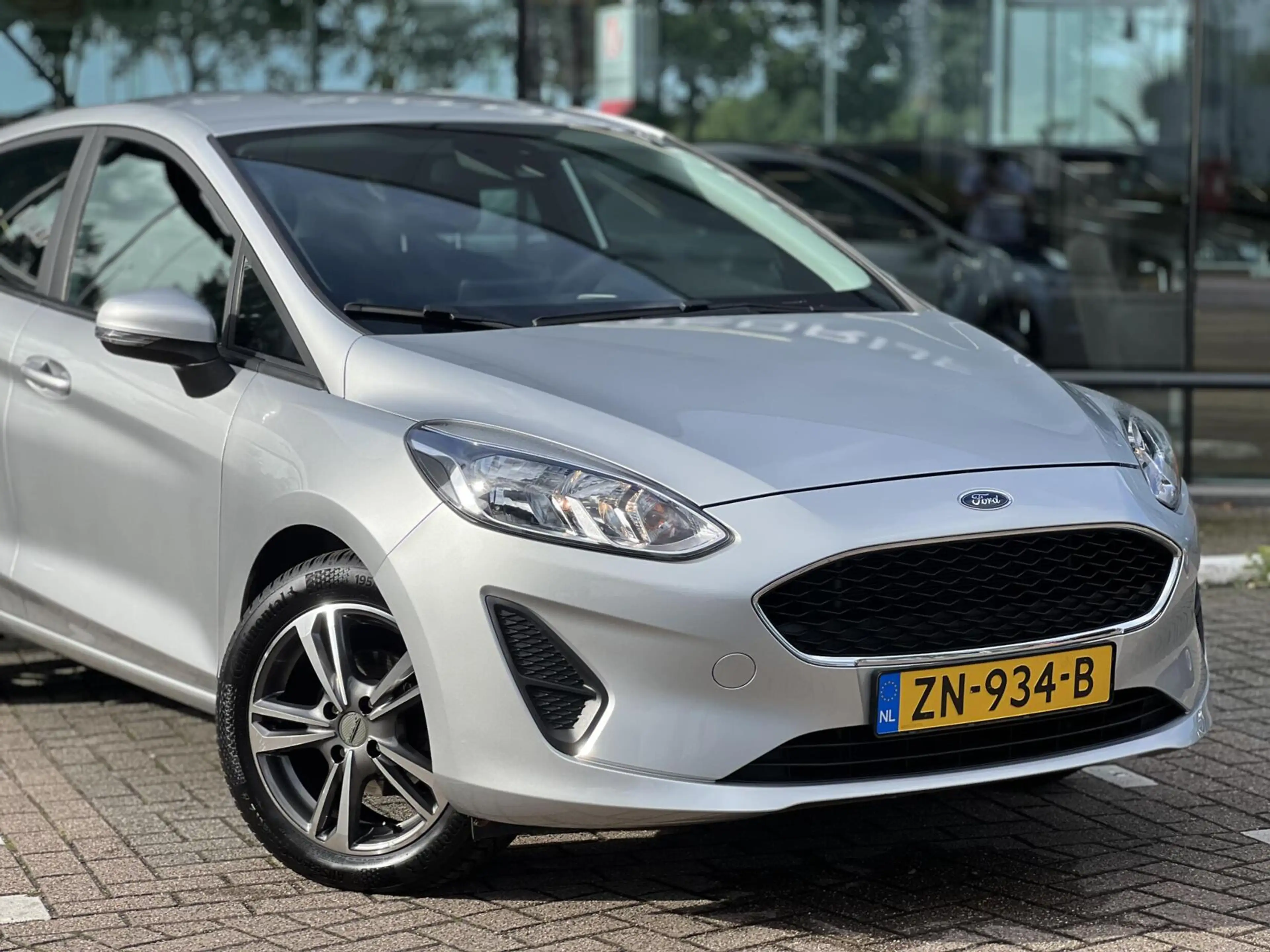 Ford Fiesta 1.1 Trend Airco cruise Navi AllSeason NAP — photo 6