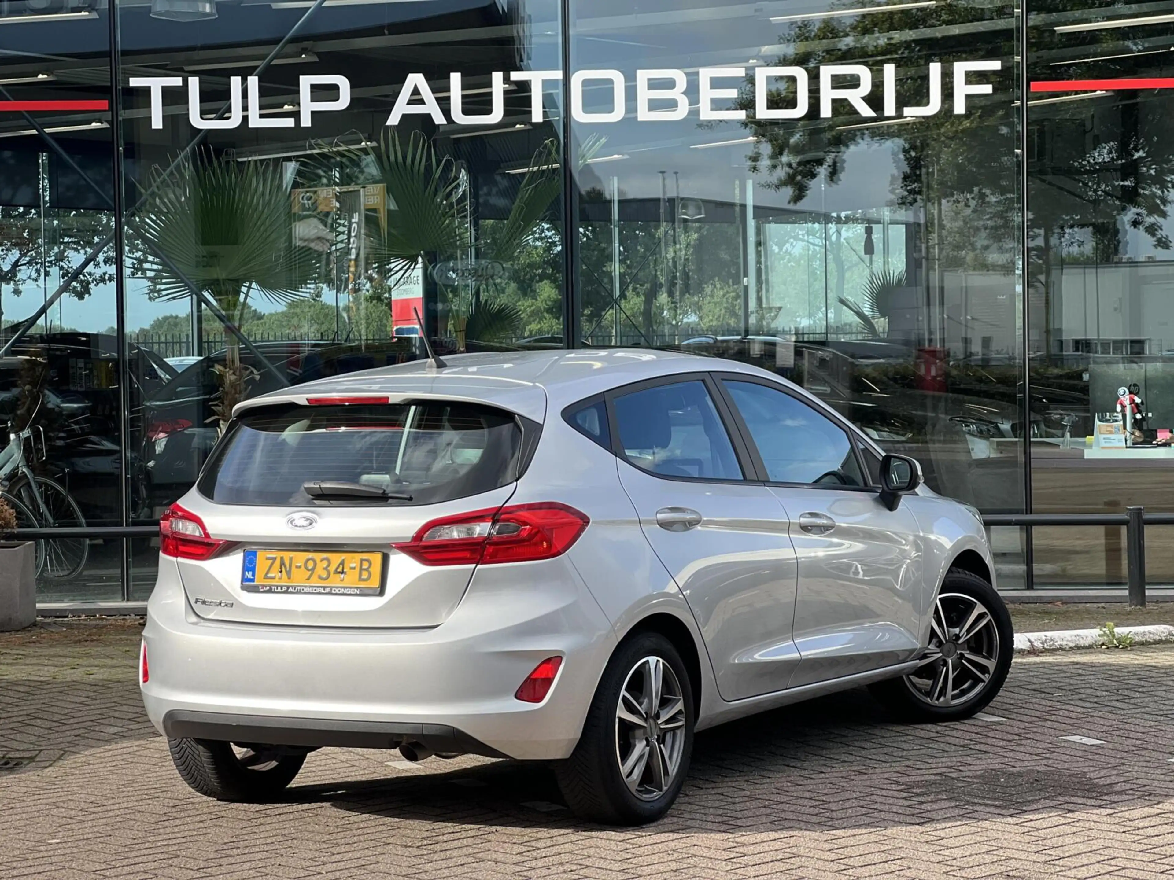 Ford Fiesta 1.1 Trend Airco cruise Navi AllSeason NAP — photo 9