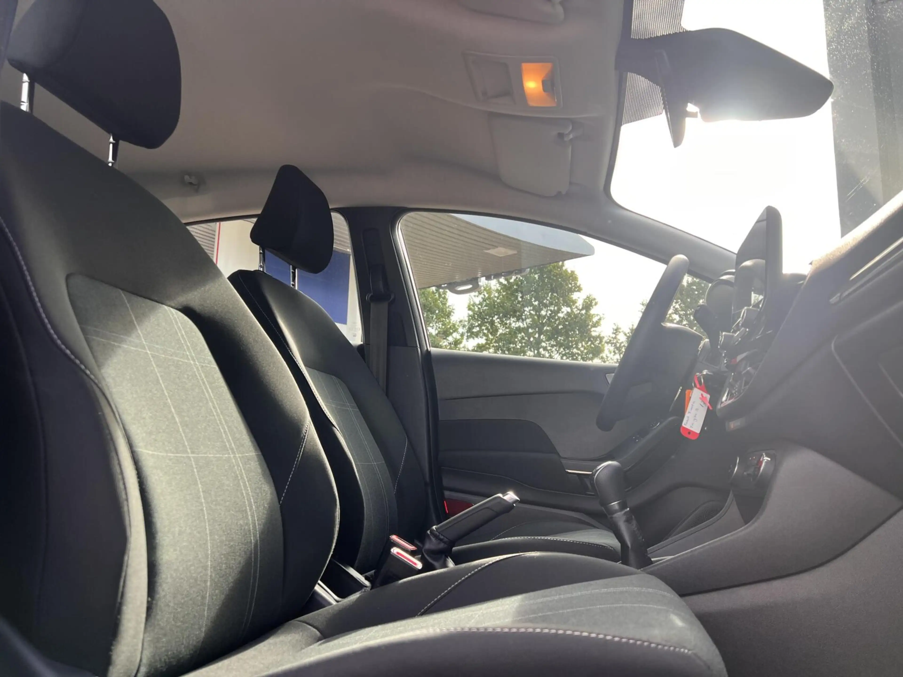 Ford Fiesta 1.1 Trend Airco cruise Navi AllSeason NAP — photo 19