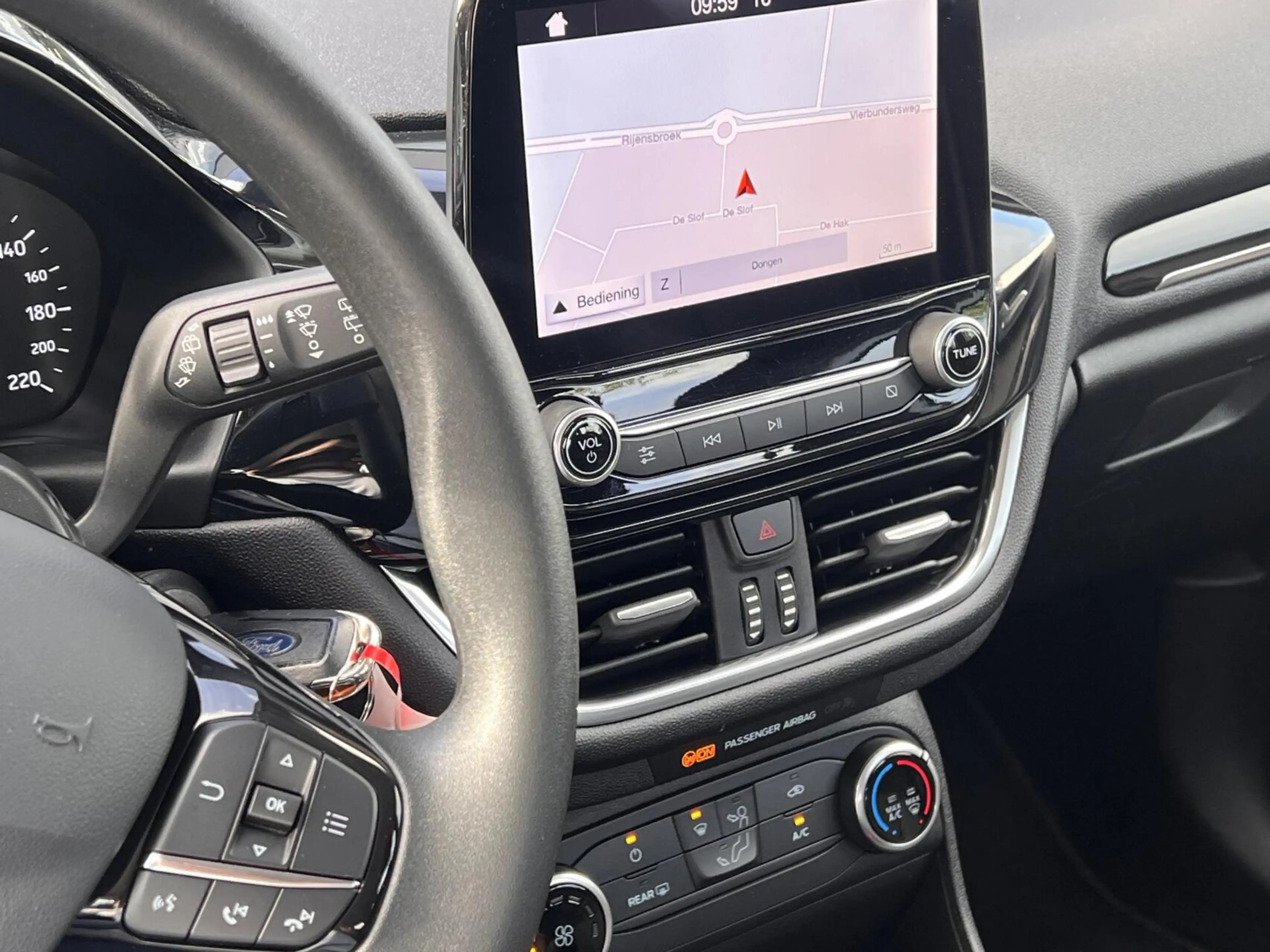Ford Fiesta 1.1 Trend Airco cruise Navi AllSeason NAP — photo 31