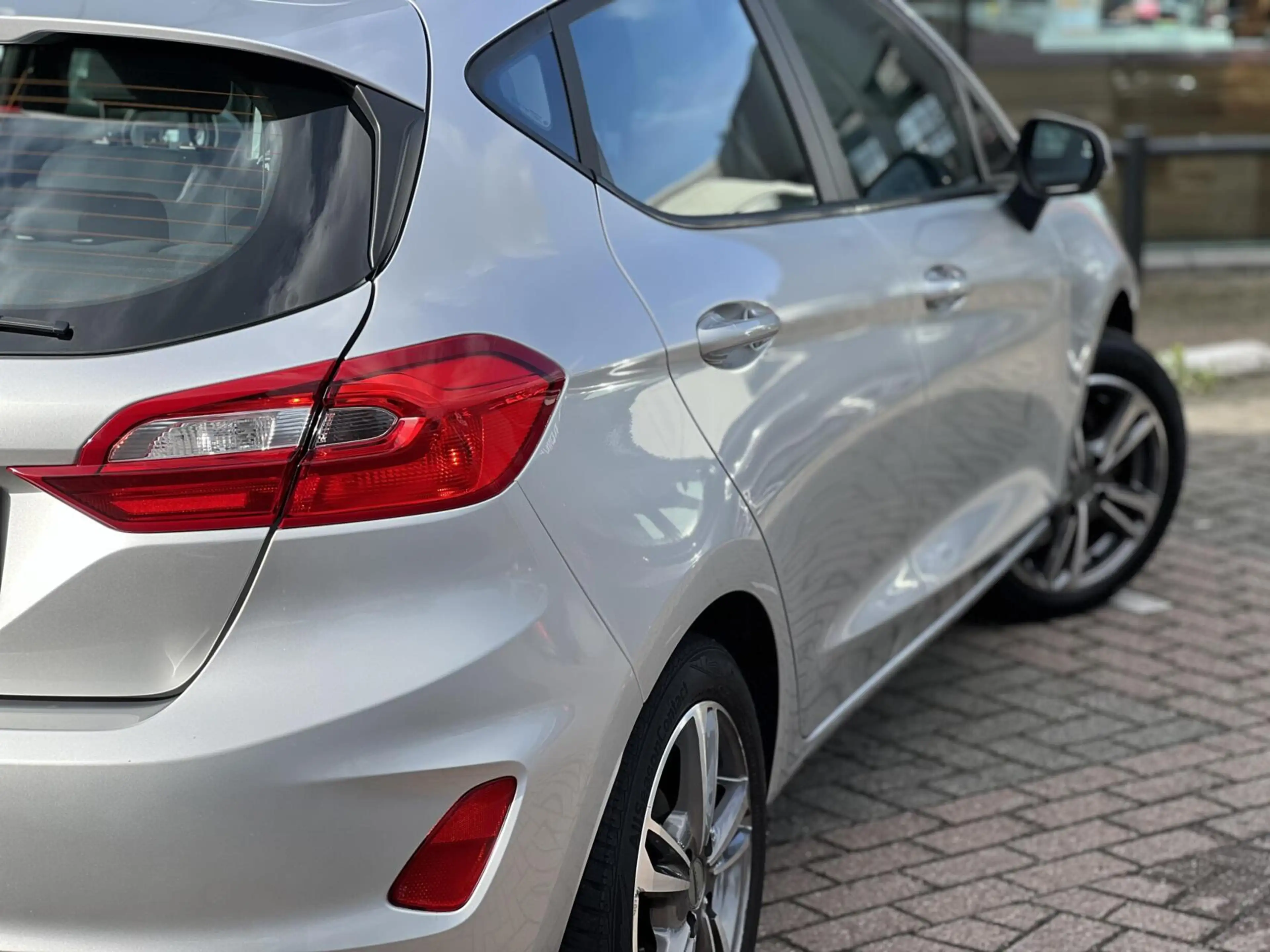 Ford Fiesta 1.1 Trend Airco cruise Navi AllSeason NAP — photo 12