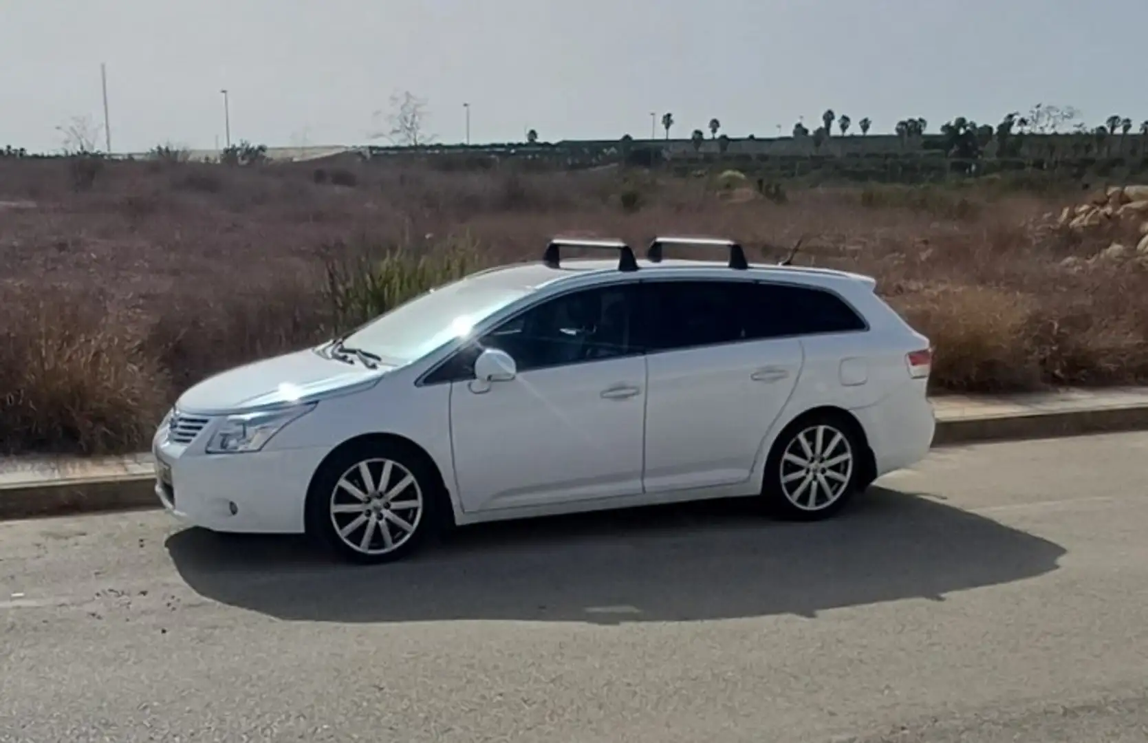 Toyota Avensis MC Break 150 D-4D Linéa TECHNO - 1
