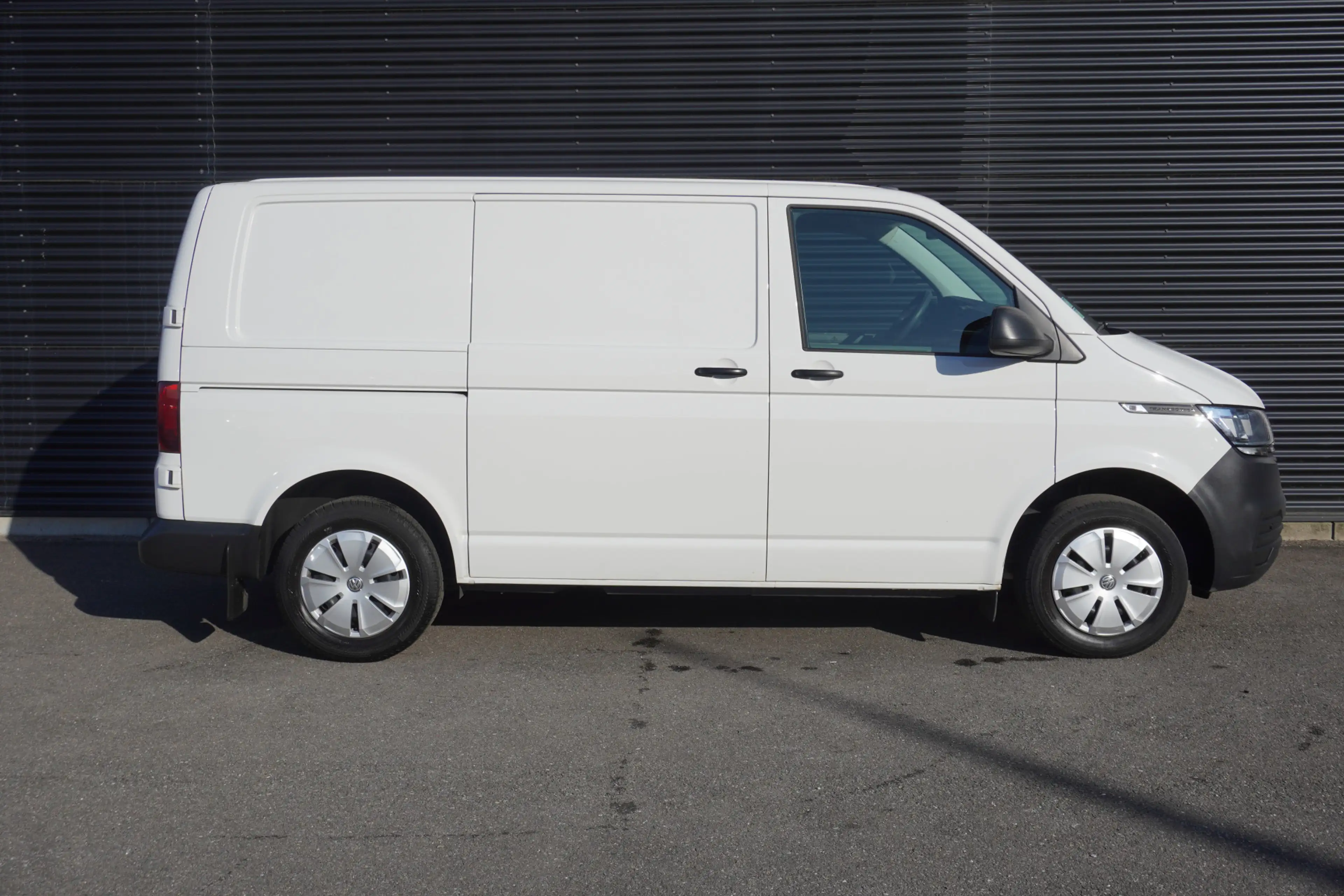 Volkswagen T6.1 Transporter 150pk Automaat L1H1 Apple Carplay Parkeersensoren — photo 6