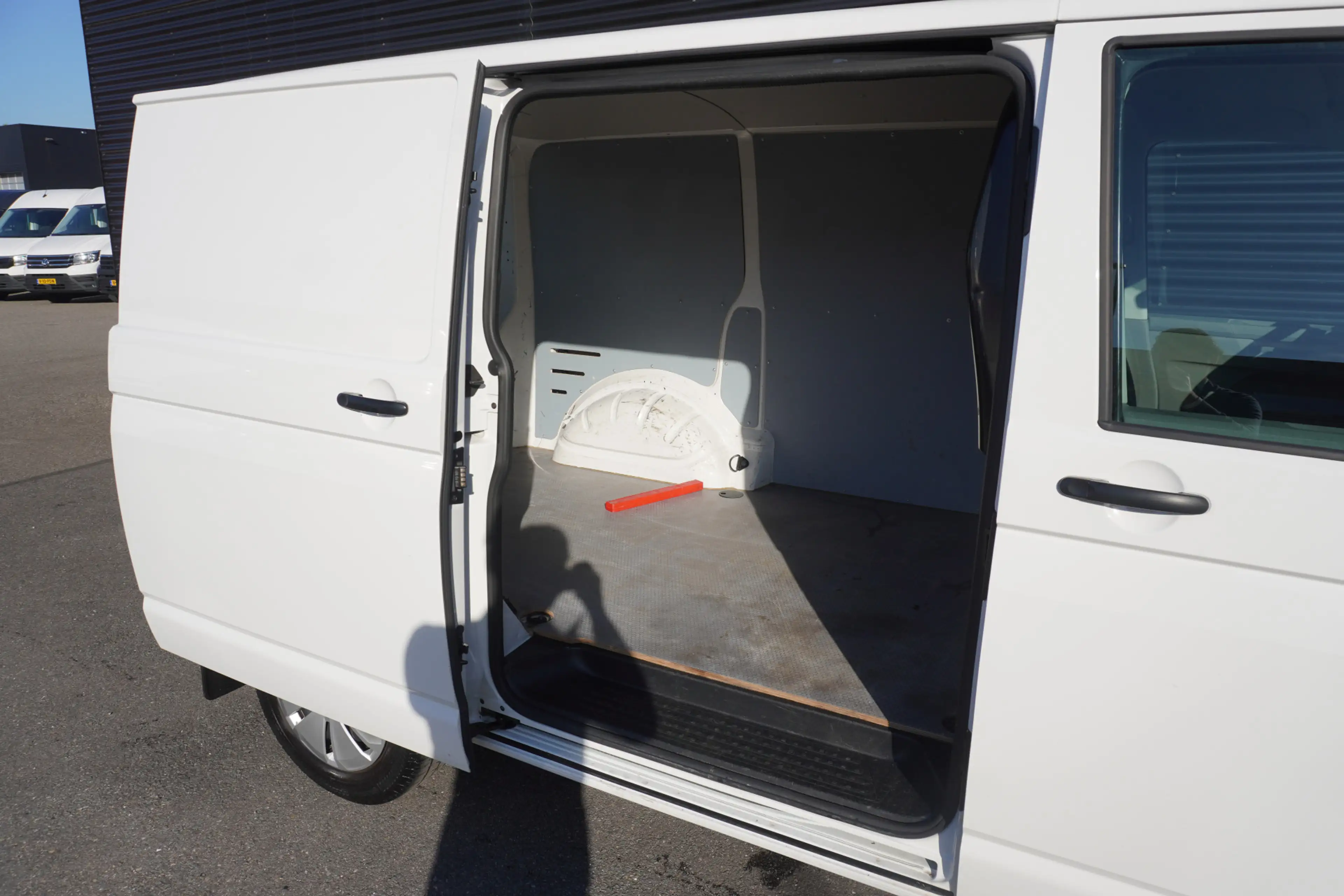 Volkswagen T6.1 Transporter 150pk Automaat L1H1 Apple Carplay Parkeersensoren — photo 7