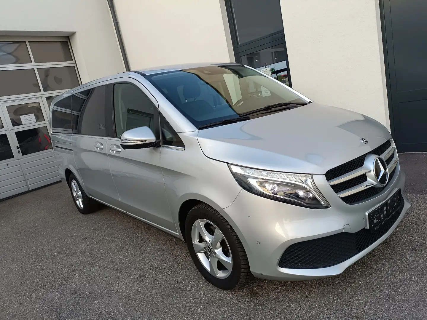 Mercedes-Benz V 220 d lang Avantgarde Aut. 8-Sitze,Leder,LED,Panorama Argent - 1