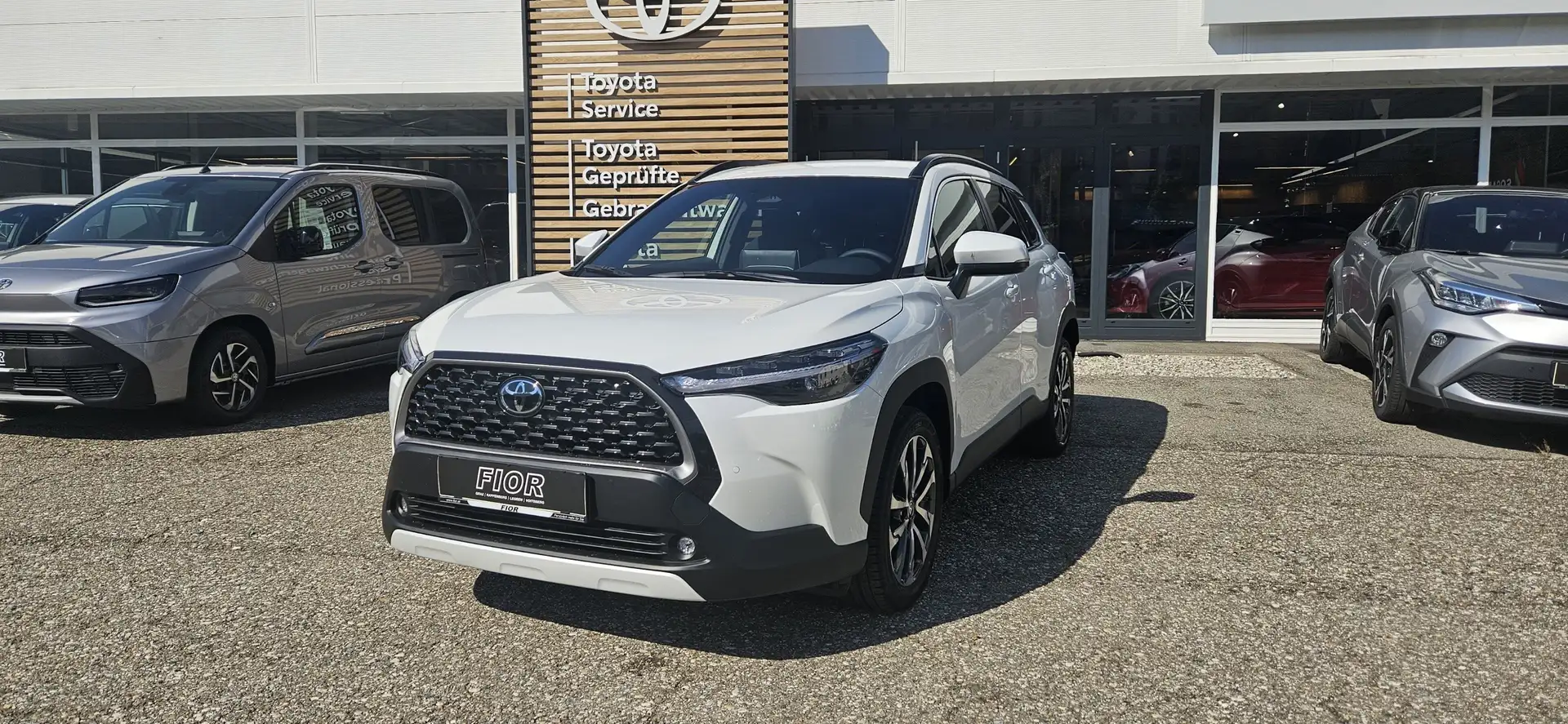 Toyota Corolla Cross XG10 AWD Active Drive Weiß - 1