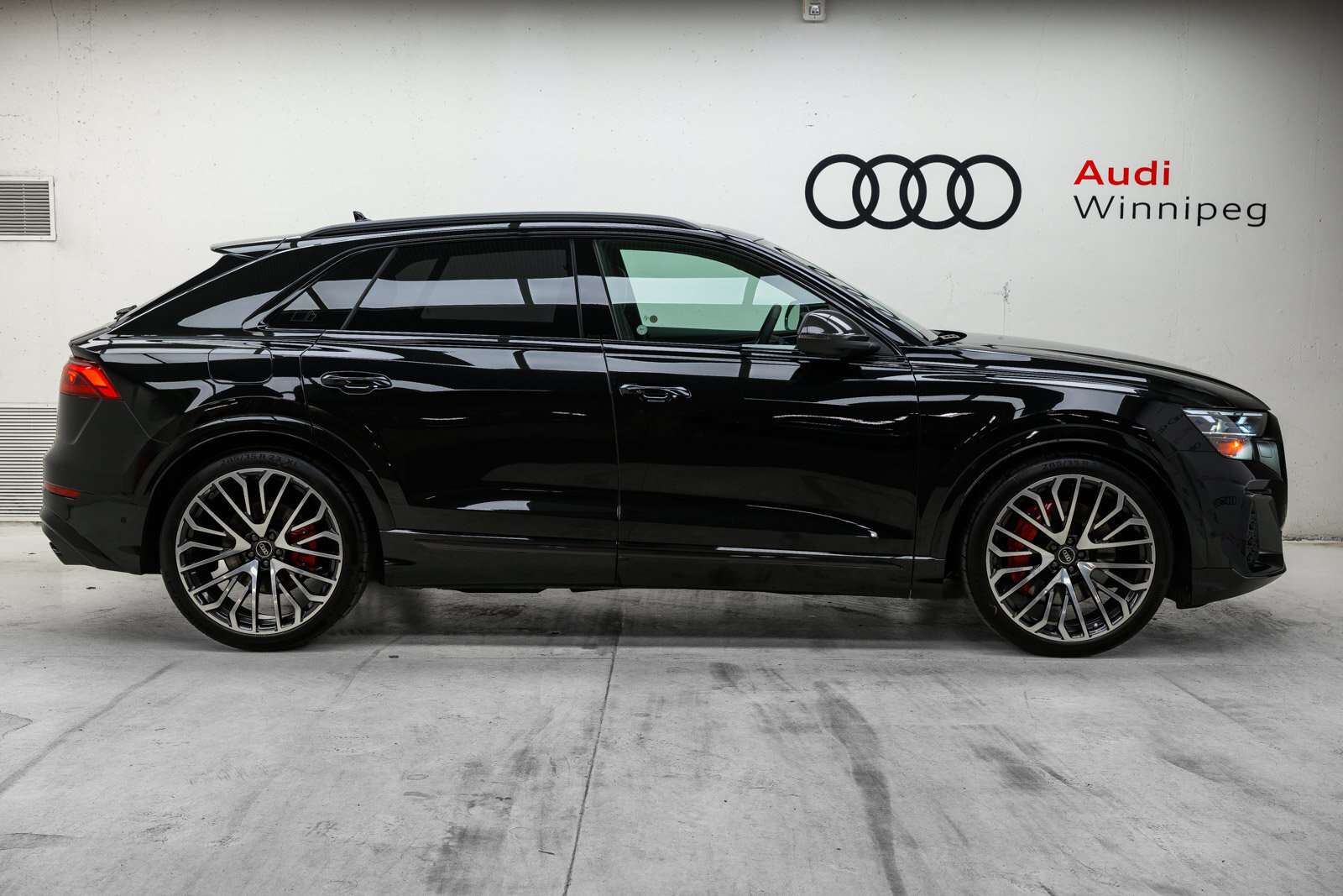 2026 Audi SQ8 | Trailer Hitch | Sport Exhaust | Massage Seats | — снимка 1