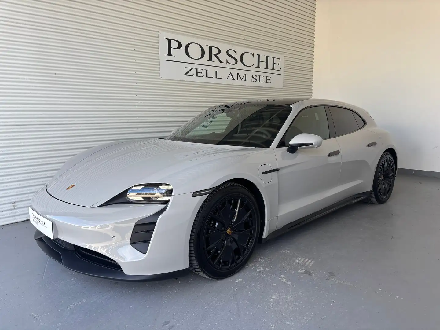 Porsche Taycan GTS Sport Turismo Grau - 1