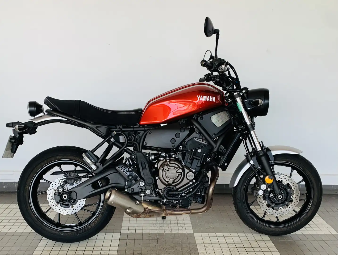 Yamaha XSR 700 Rouge - 1