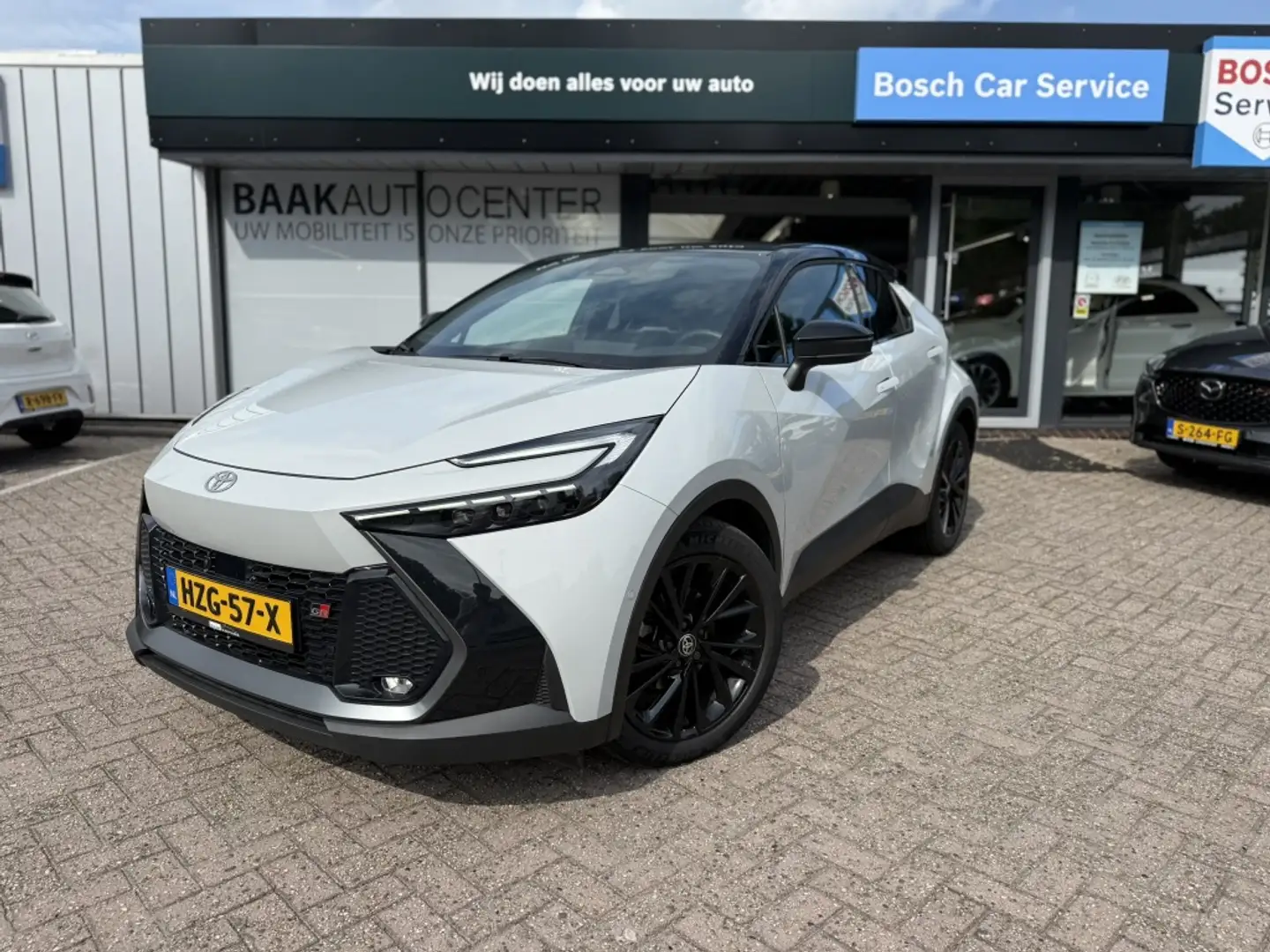 Toyota C-HR 2.0 Hyb 200 GR SPORT | 360 camera | Navi | 200PK Wit - 1