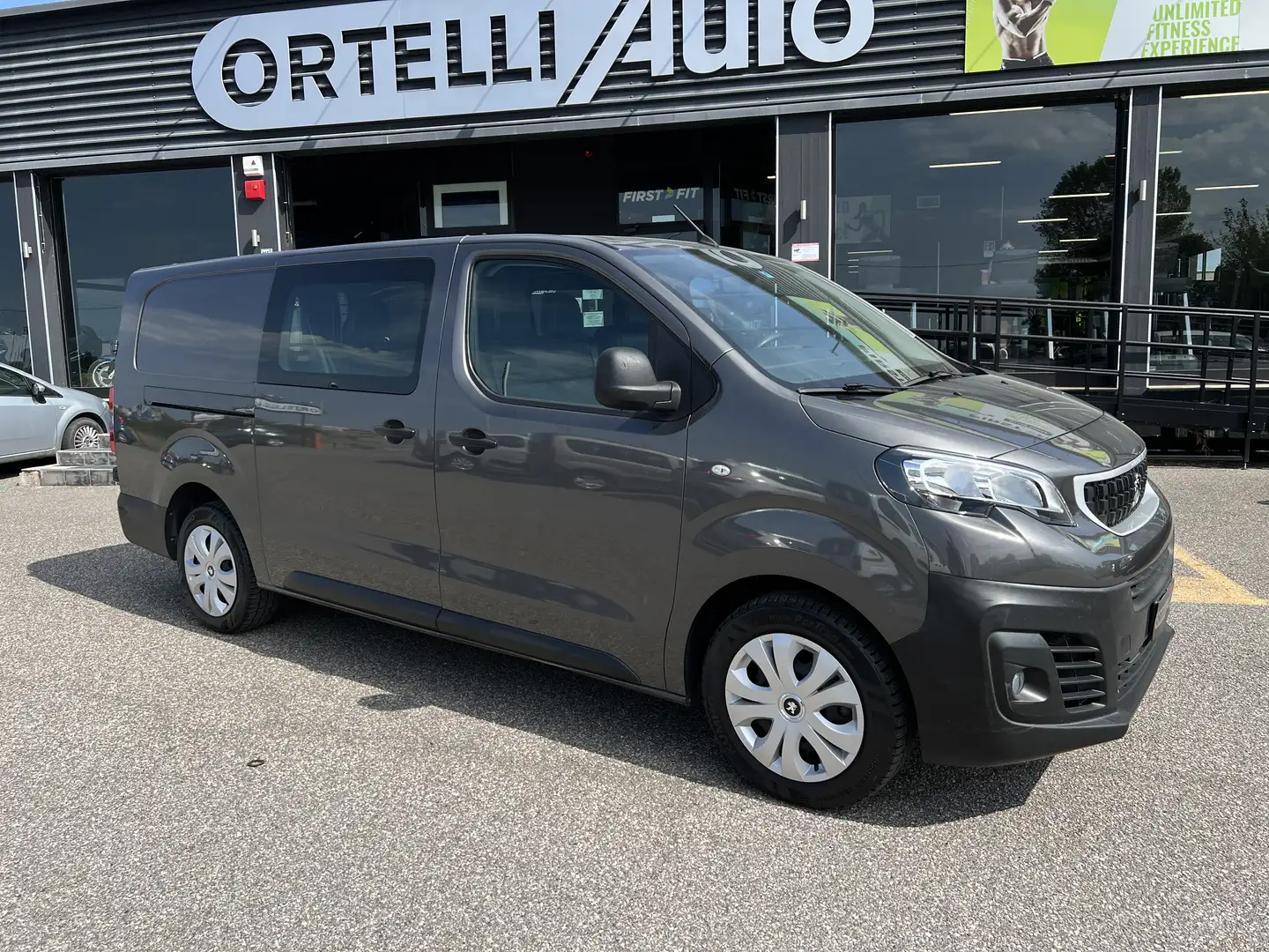 Peugeot Expert bluehdi 150Cv DC Long N1 6 posti + IVA GANCIO TRAI Grigio - 2