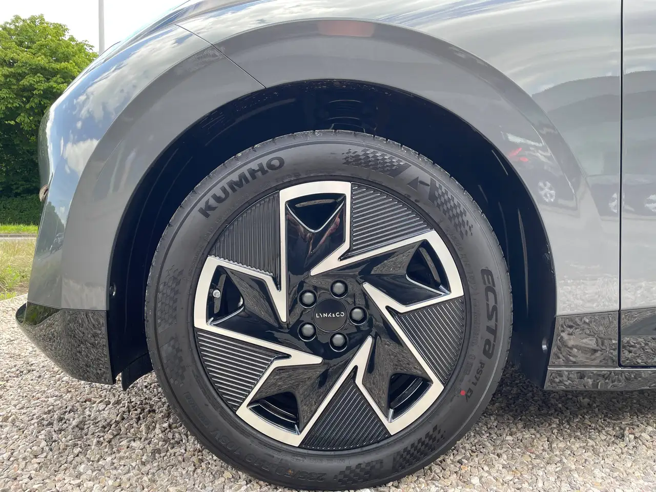 Lynk & Co 02