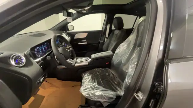 Mercedes-Benz Gla Class view 8