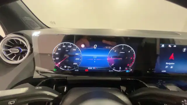 Mercedes-Benz Gla Class view 12