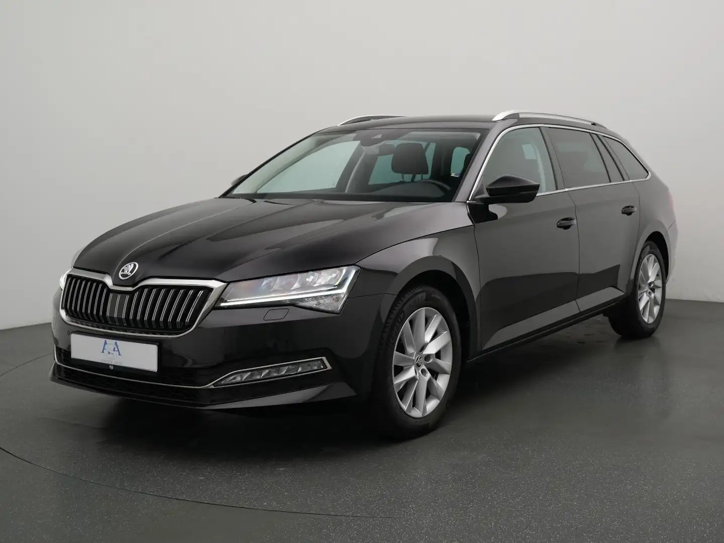 Skoda Superb Combi Style DSG APPS/NAVI+SITZHZG+AHK Noir - 1
