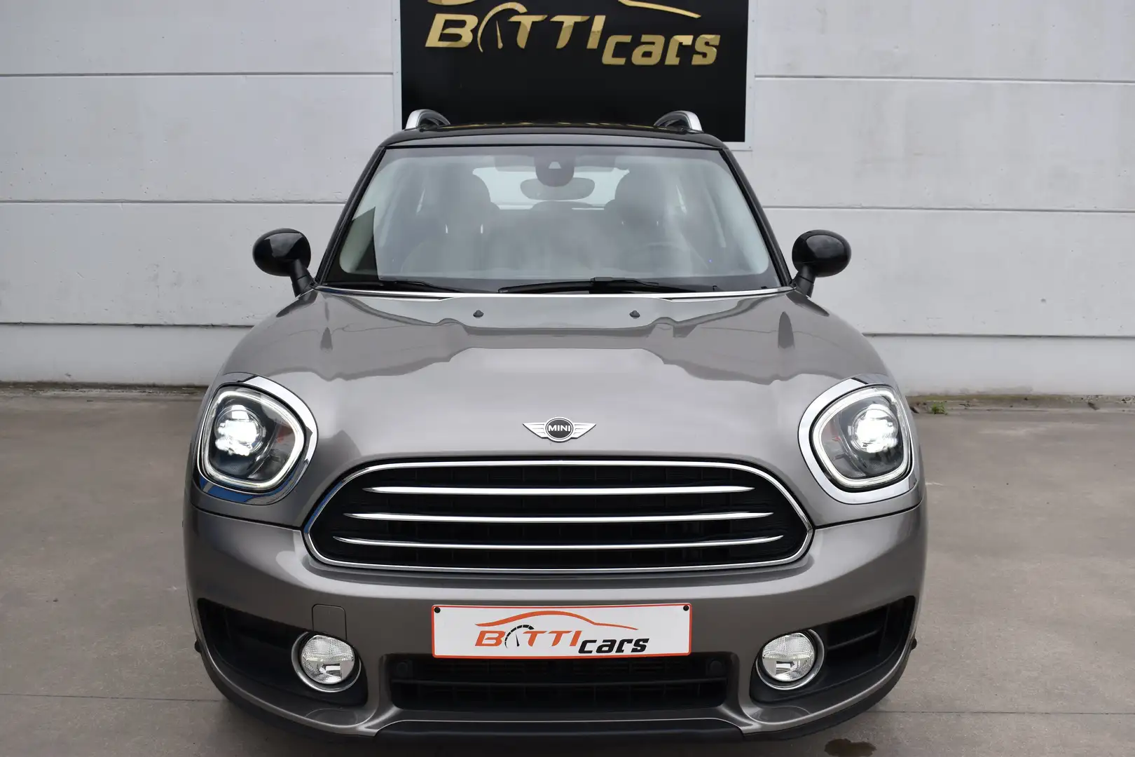 MINI Cooper Countryman 1.5i Automaat* Leder* Zetelverw.* Navi* Trekhaak Сірий - 2