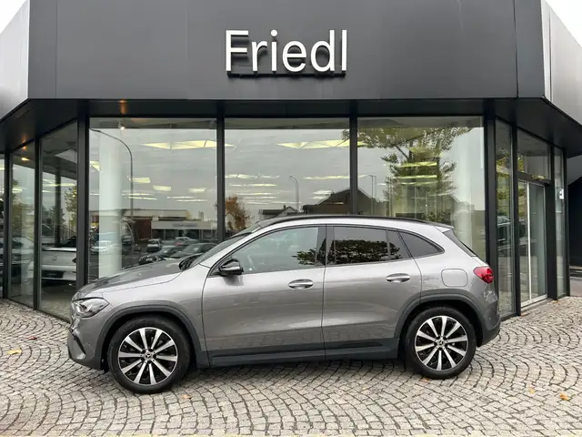 Mercedes-Benz GLA 200 Edition,MULTIBEAM,MEMORY,AHK,KEYLESS