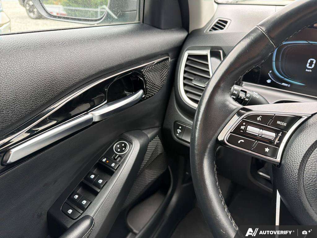 used 2025 Kia Seltos car, priced at $28,888