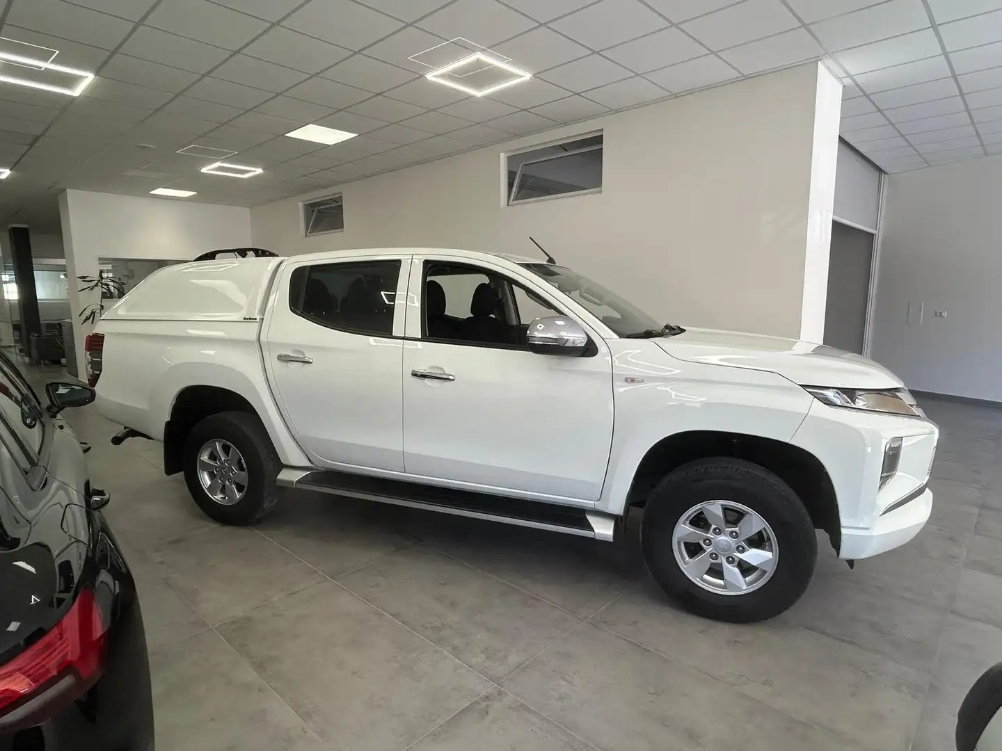 Mitsubishi L200 4WD Bianco - 2