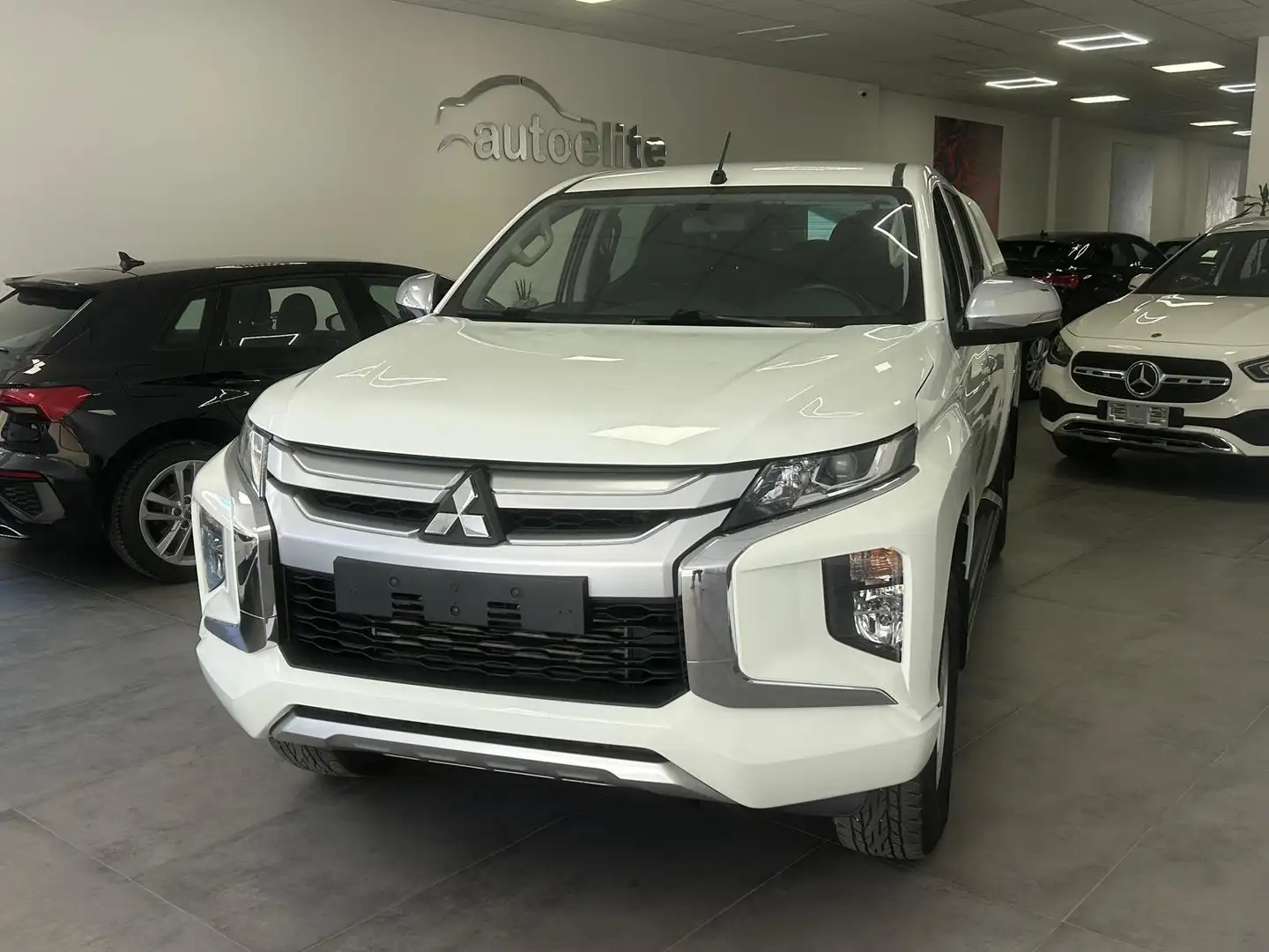Mitsubishi L200 4WD Bianco - 1