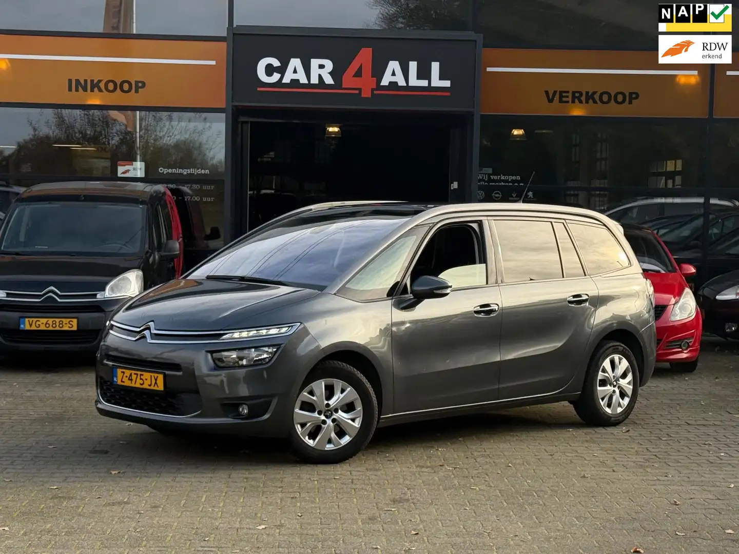 Citroen C4 Picasso 1.2 PureTech Tendance 7PERS/NAVI/APK 3-10-2025 Grijs - 1
