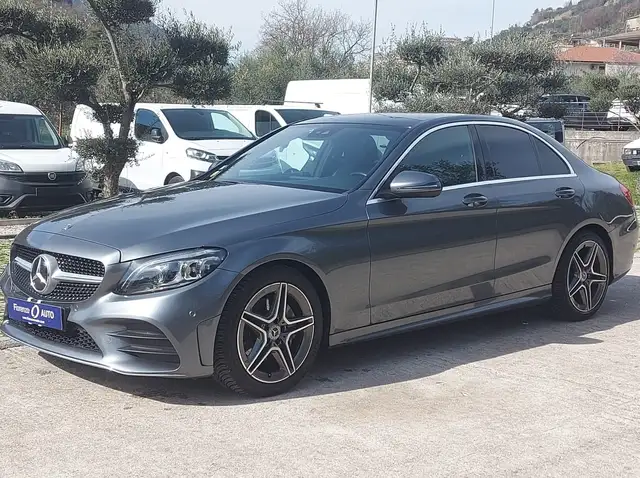 Mercedes-Benz C 200 Premium AMG