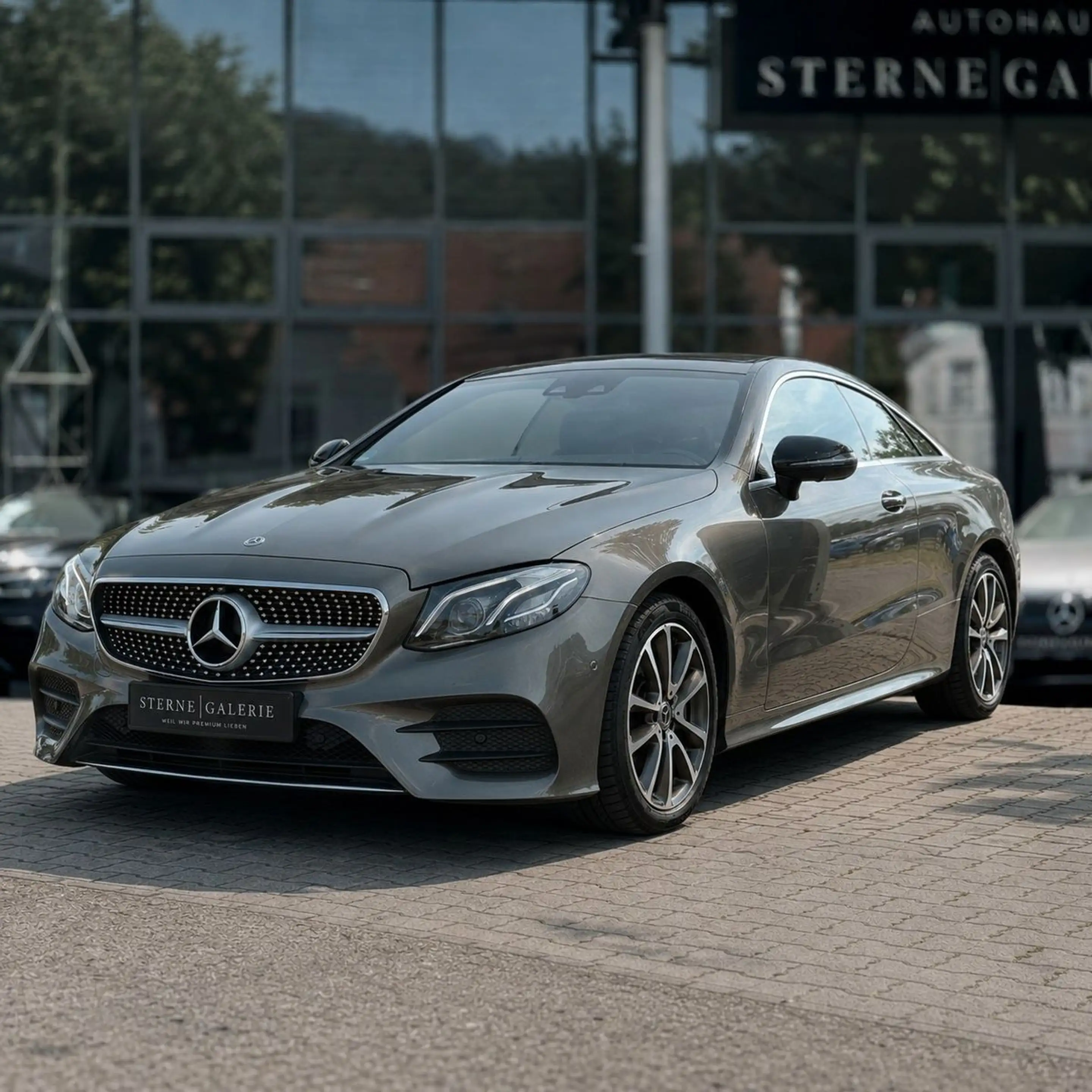 Mercedes-Benz E 450 AMG-LINE/DISTRO/PANO/360°/KEYLESSGO