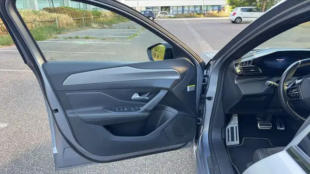 Peugeot 308 view 7