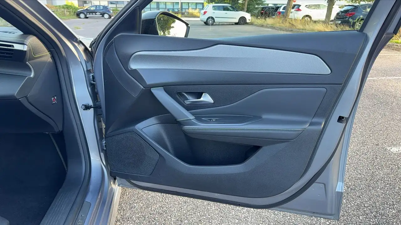 Peugeot 308 308 — photo 23