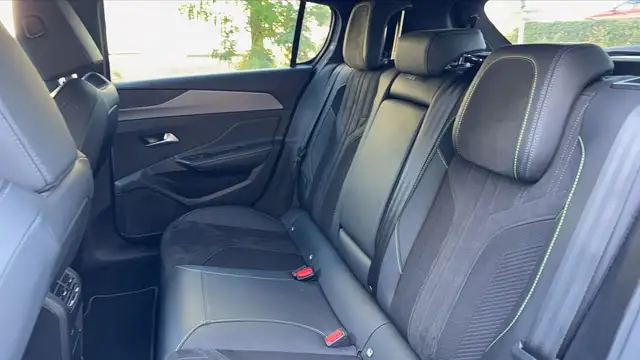 Peugeot 308 view 9