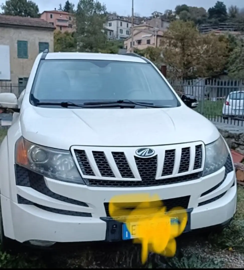 Mahindra XUV500 Fehér - 1
