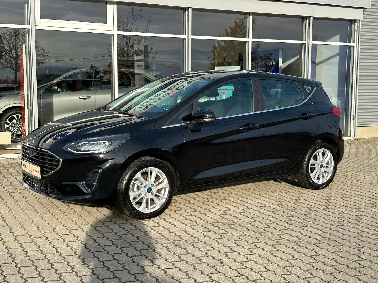 Ford Fiesta *Titanium*125PS*ACC*PDC*Klimaaut.* Noir - 2