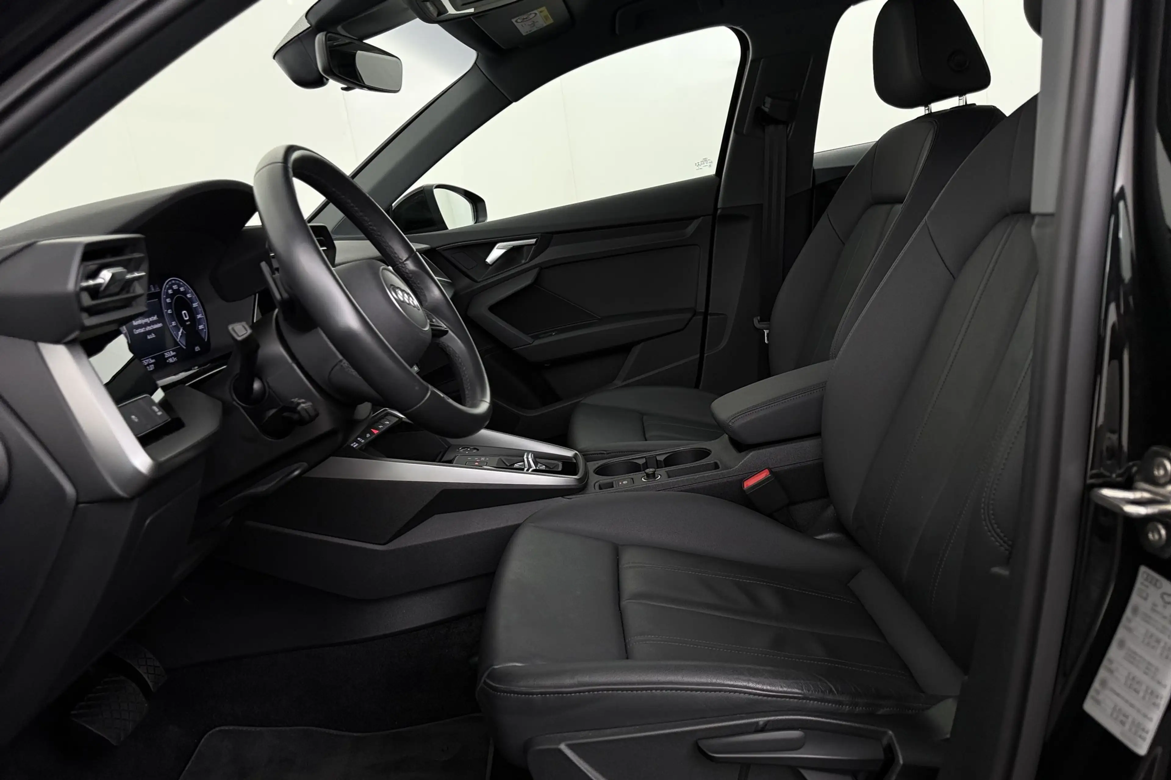Audi A1 SPORTBACK 40 1.4TFSI-e S-TRONIC PHEV + GPS + LEDER — photo 10
