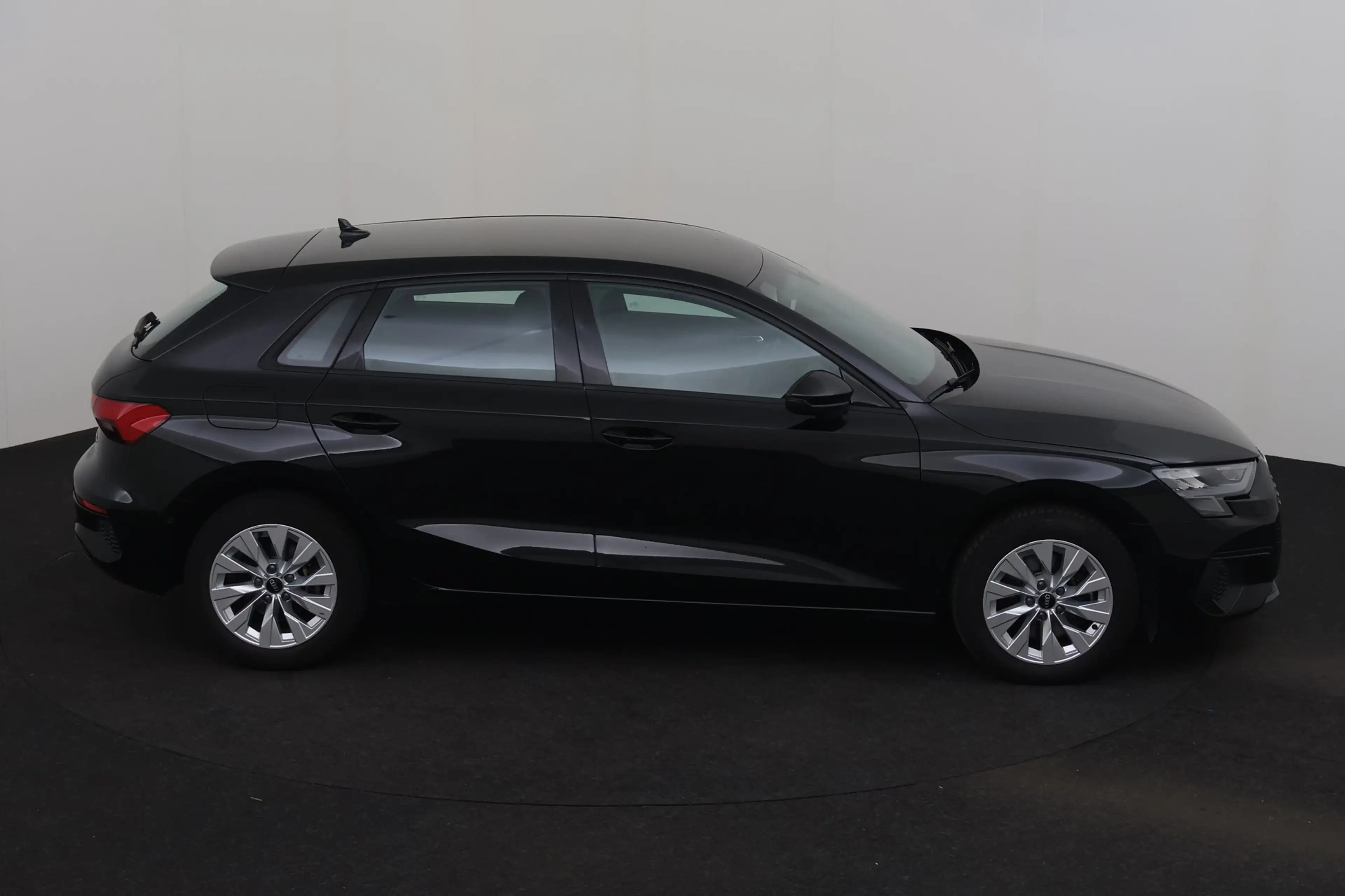 Audi A1 SPORTBACK 40 1.4TFSI-e S-TRONIC PHEV + GPS + LEDER — photo 5