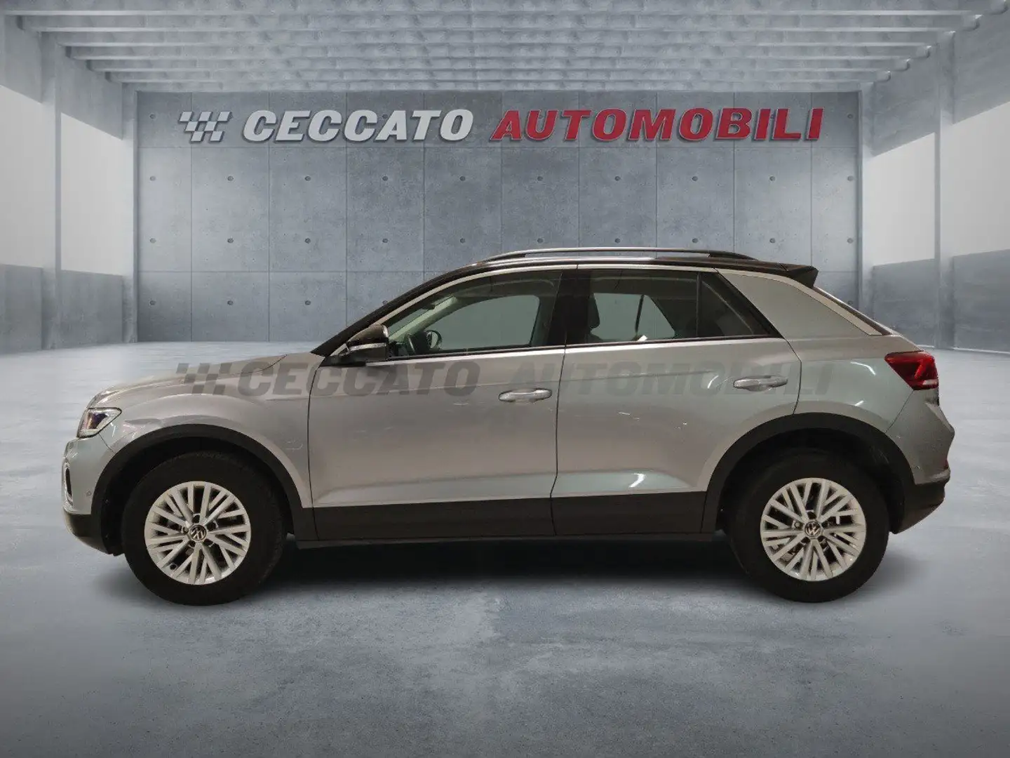 Volkswagen T-Roc I 2022 2.0 tdi Life 115cv Grau - 2