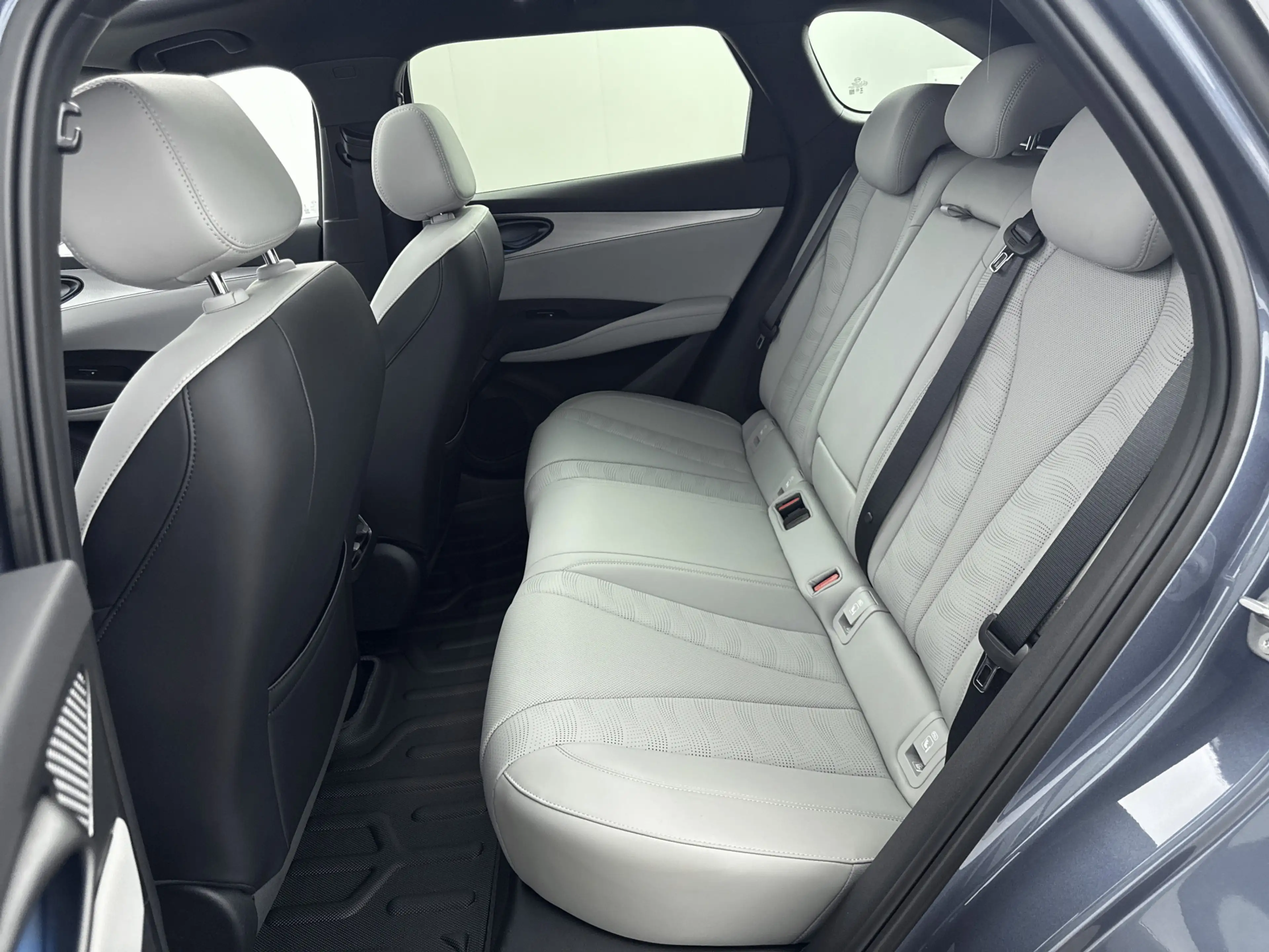 BYD Seal 6 Touring - 1.5 DM-i Comfort // SCHUIFKANTELDAK // 1 — photo 5