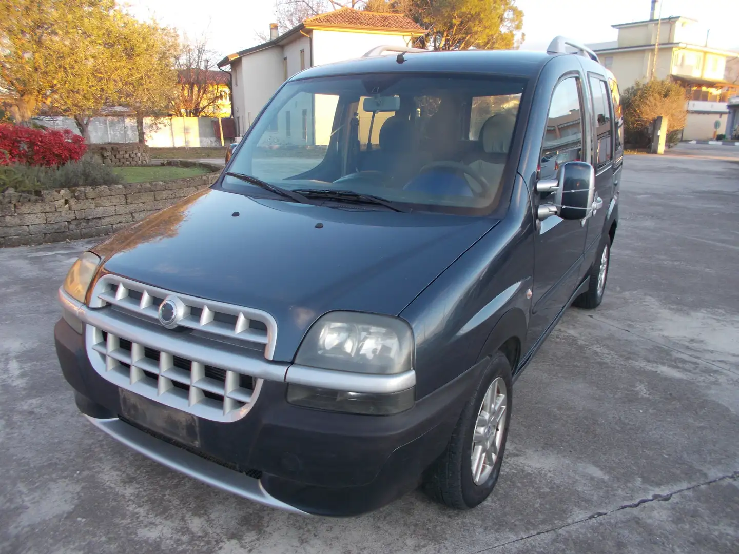 Fiat Doblo 19 JTD VETRATO 5 POSTI-MALIBU' Gri - 1