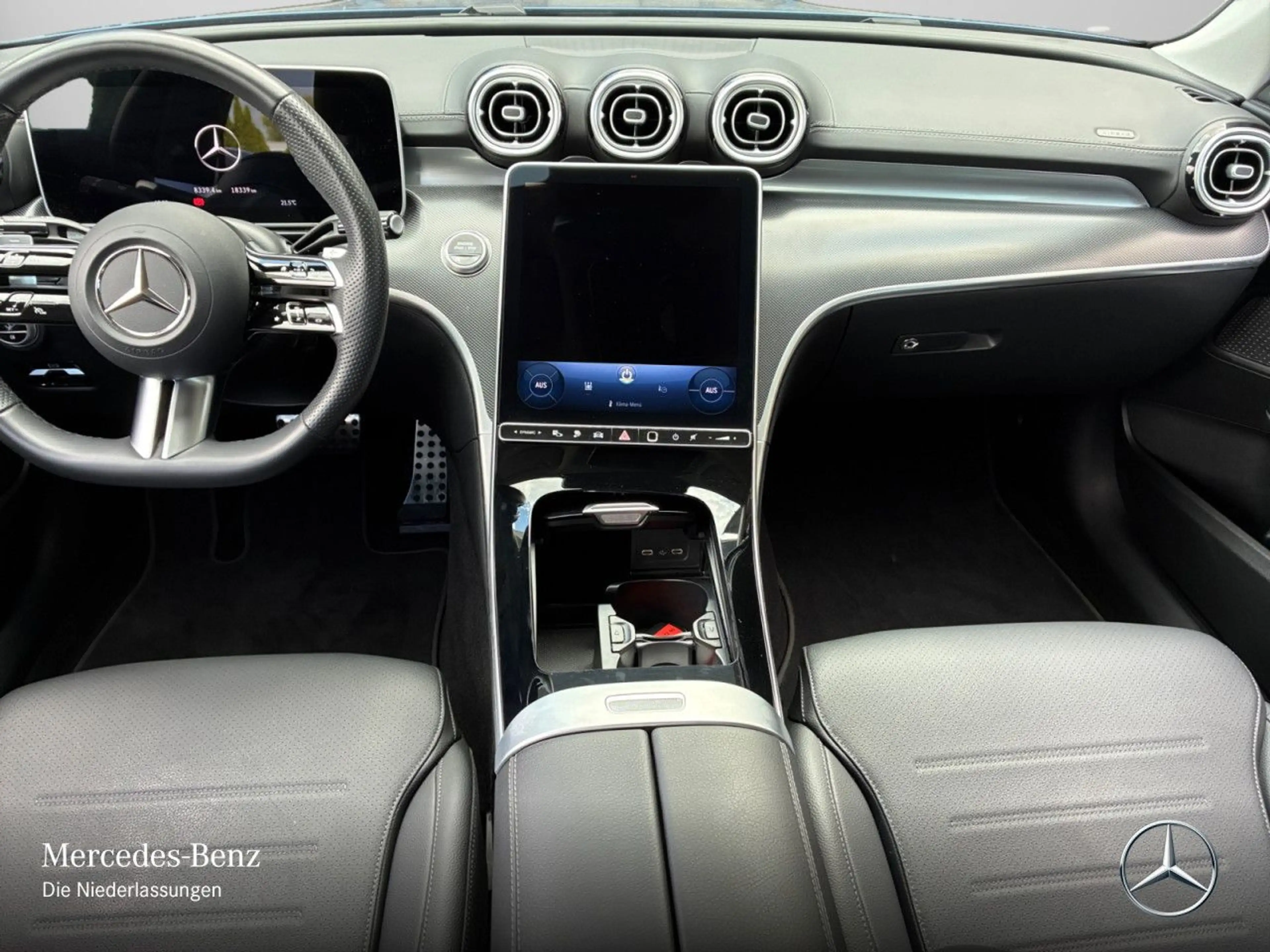 Mercedes-Benz C 300 e AMG+360+TOTW+KEYLESS+9G — photo 13