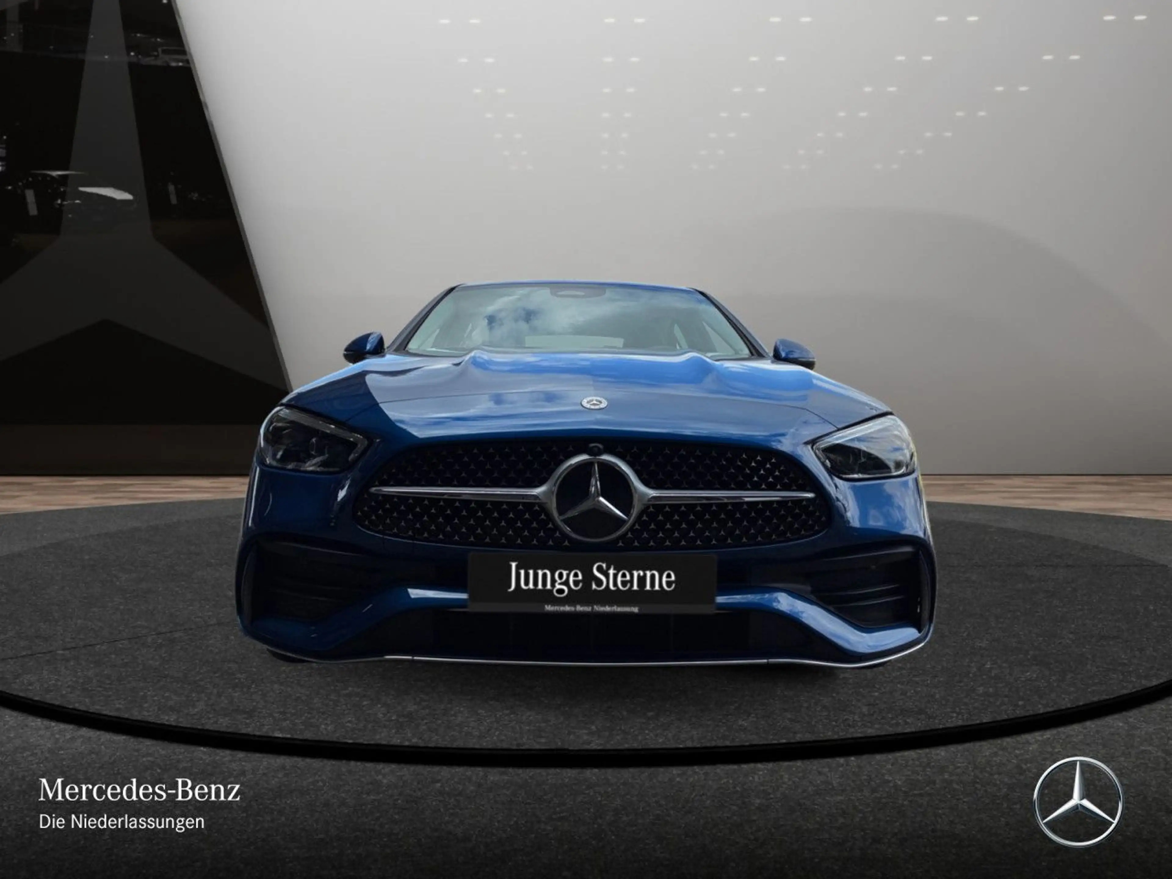 Mercedes-Benz C 300 e AMG+360+TOTW+KEYLESS+9G — photo 3