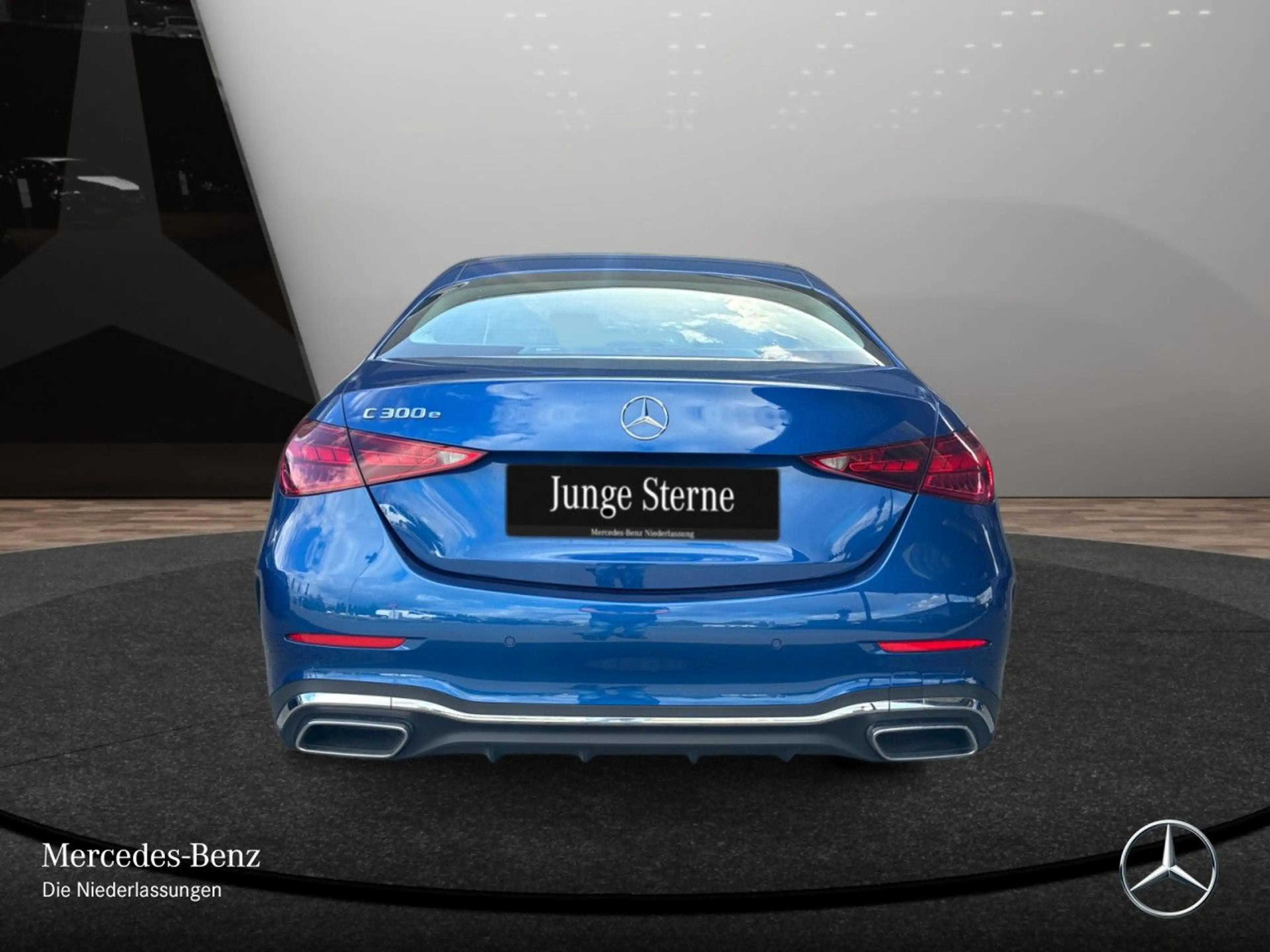 Mercedes-Benz C 300 e AMG+360+TOTW+KEYLESS+9G — photo 9