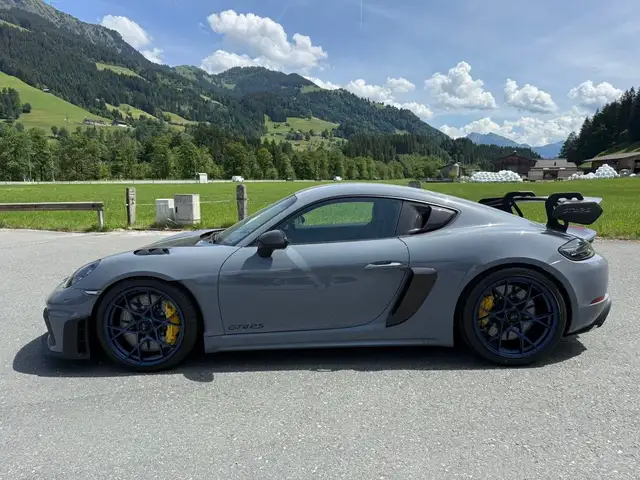 Porsche 718 Cayman